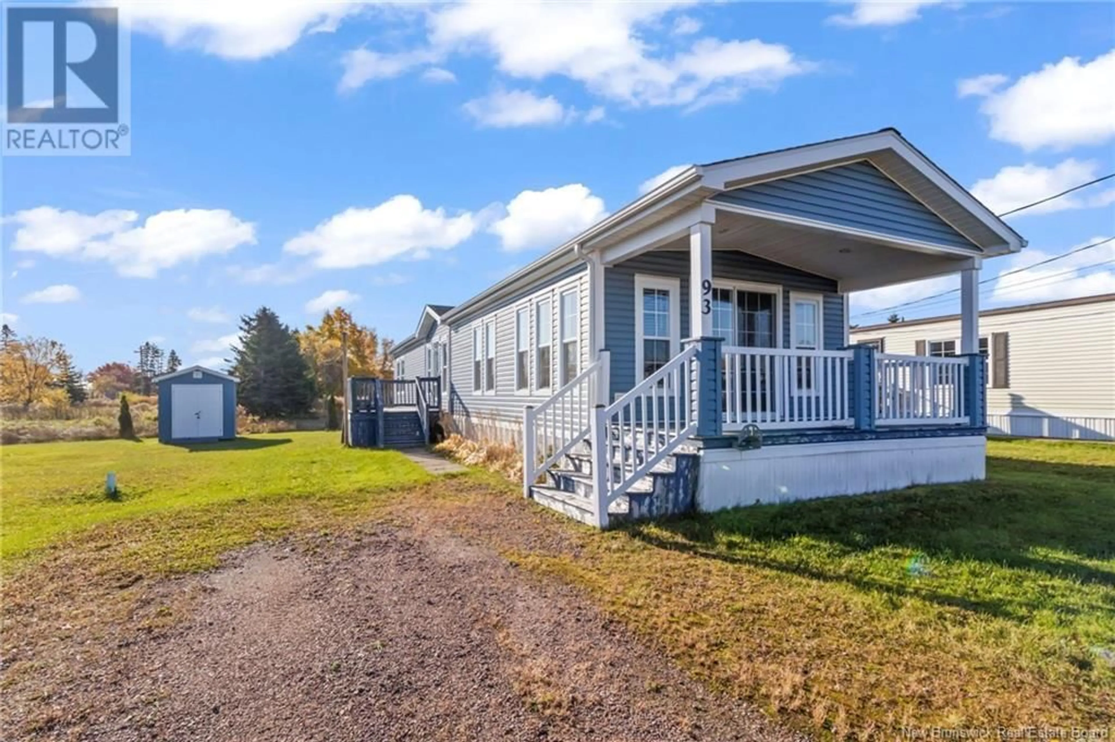 Home with vinyl exterior material for 93 Louisbourg, Shediac New Brunswick E4P1Z8