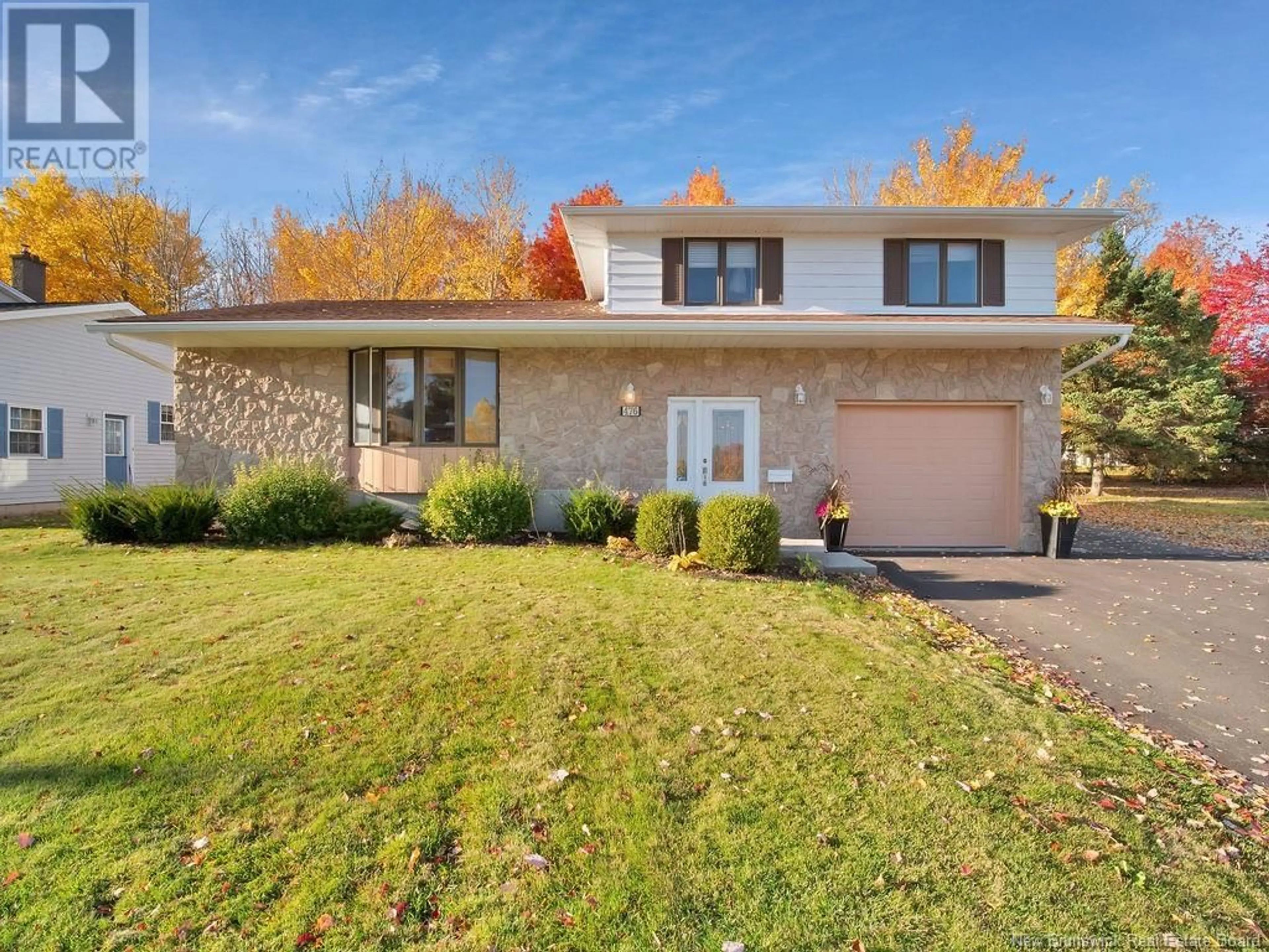 Frontside or backside of a home, the street view for 476 Glencairn Drive, Moncton New Brunswick E1G1H9