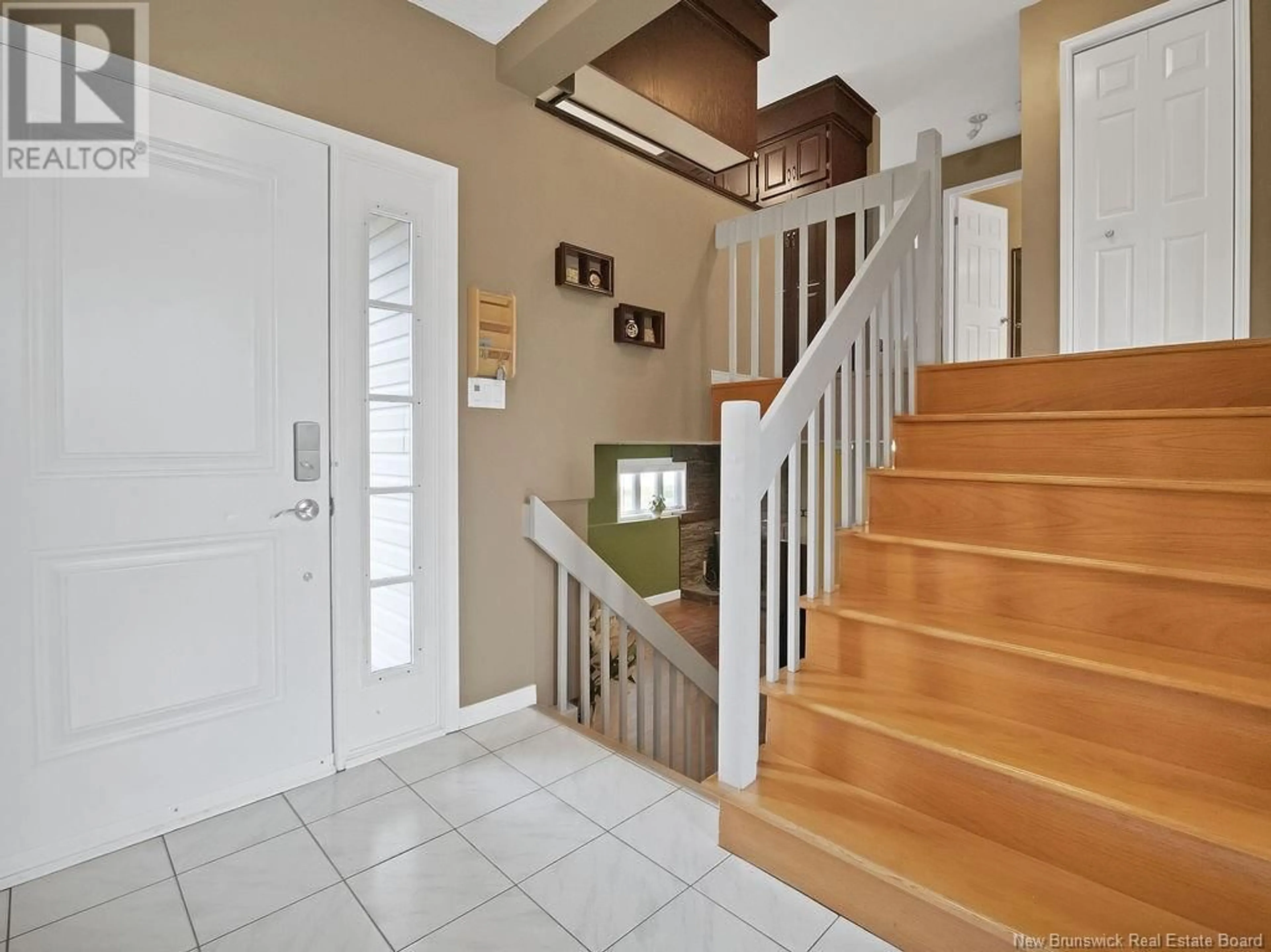 Indoor foyer, wood floors for 418 Gould Street, Dieppe New Brunswick E1A1V3