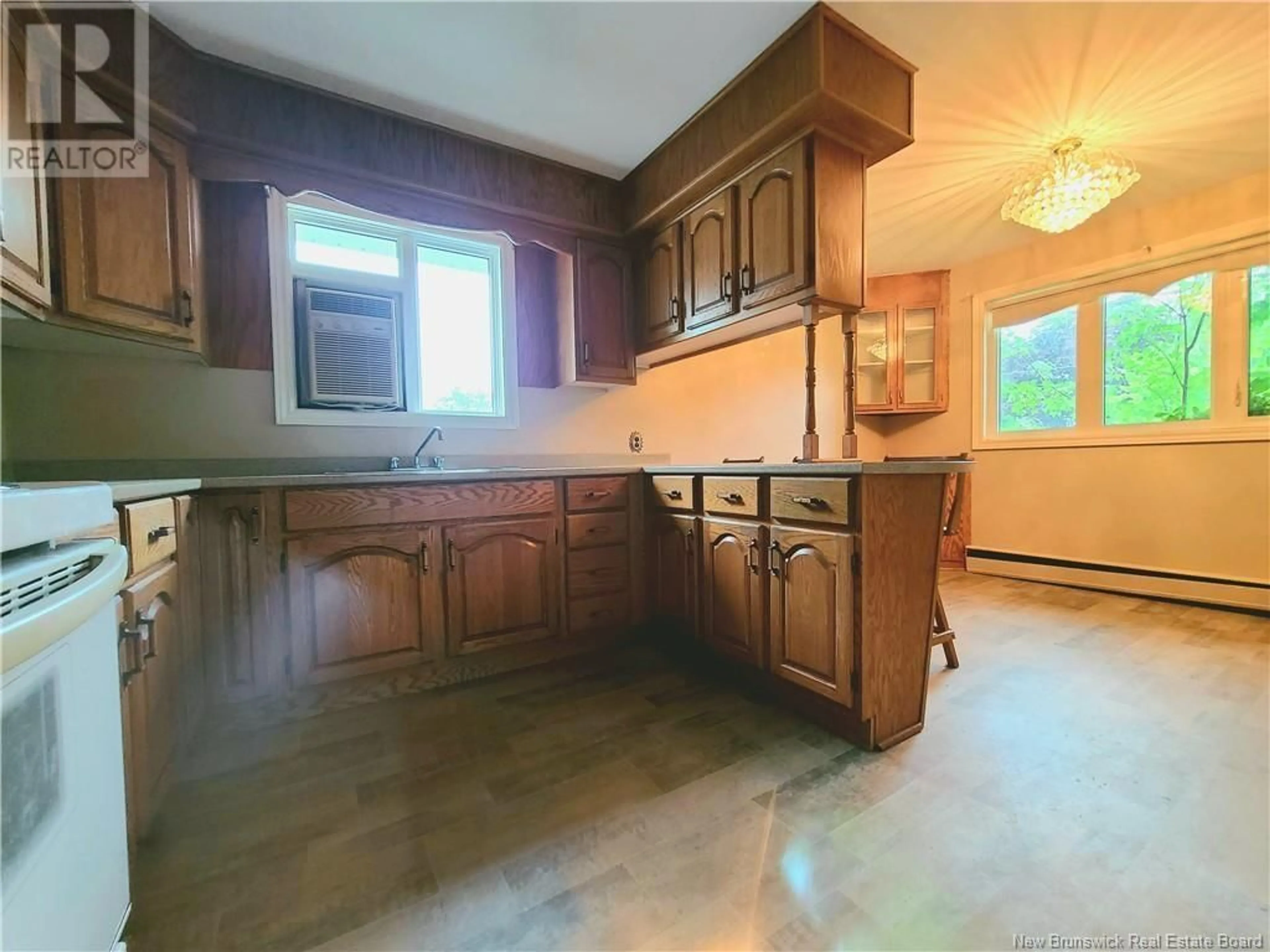 Kitchen, wood floors, cottage for 114 Hastings Street, Moncton New Brunswick E1C4A6