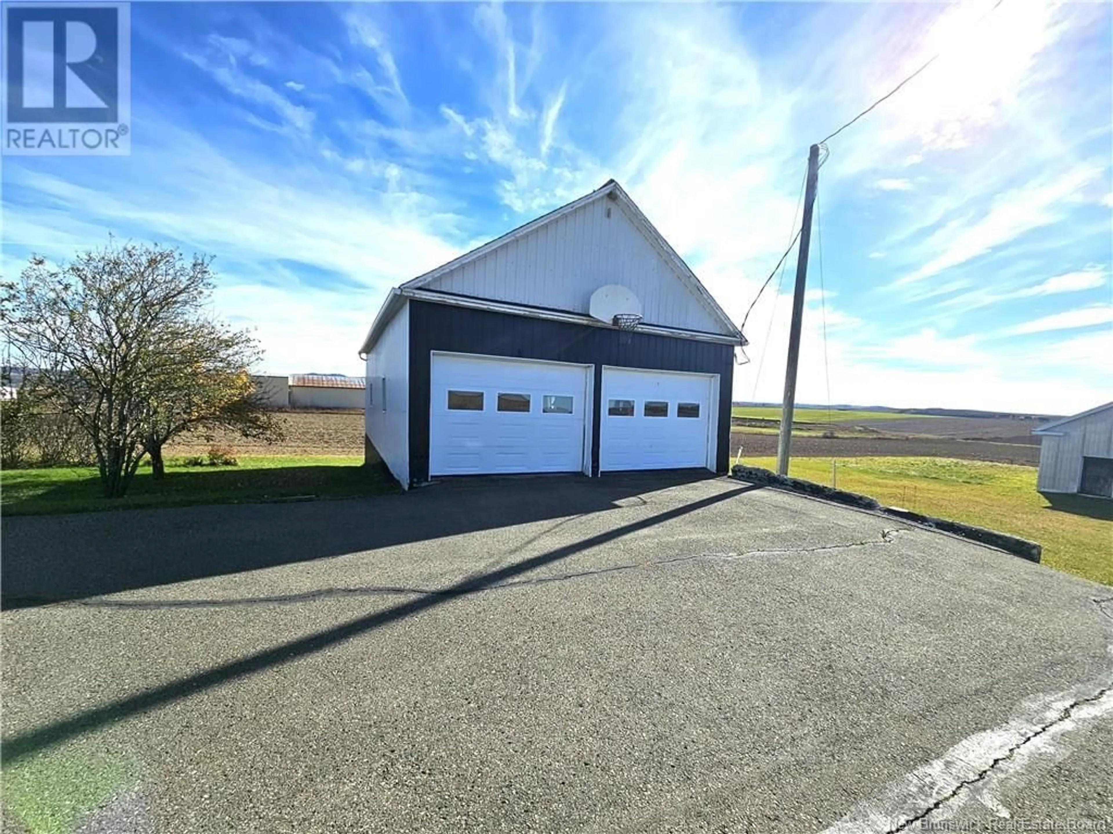 Indoor garage for 375 Ch 1 IER Rang, DSL de Drummond/DSL of Drummond New Brunswick E3Y2S8