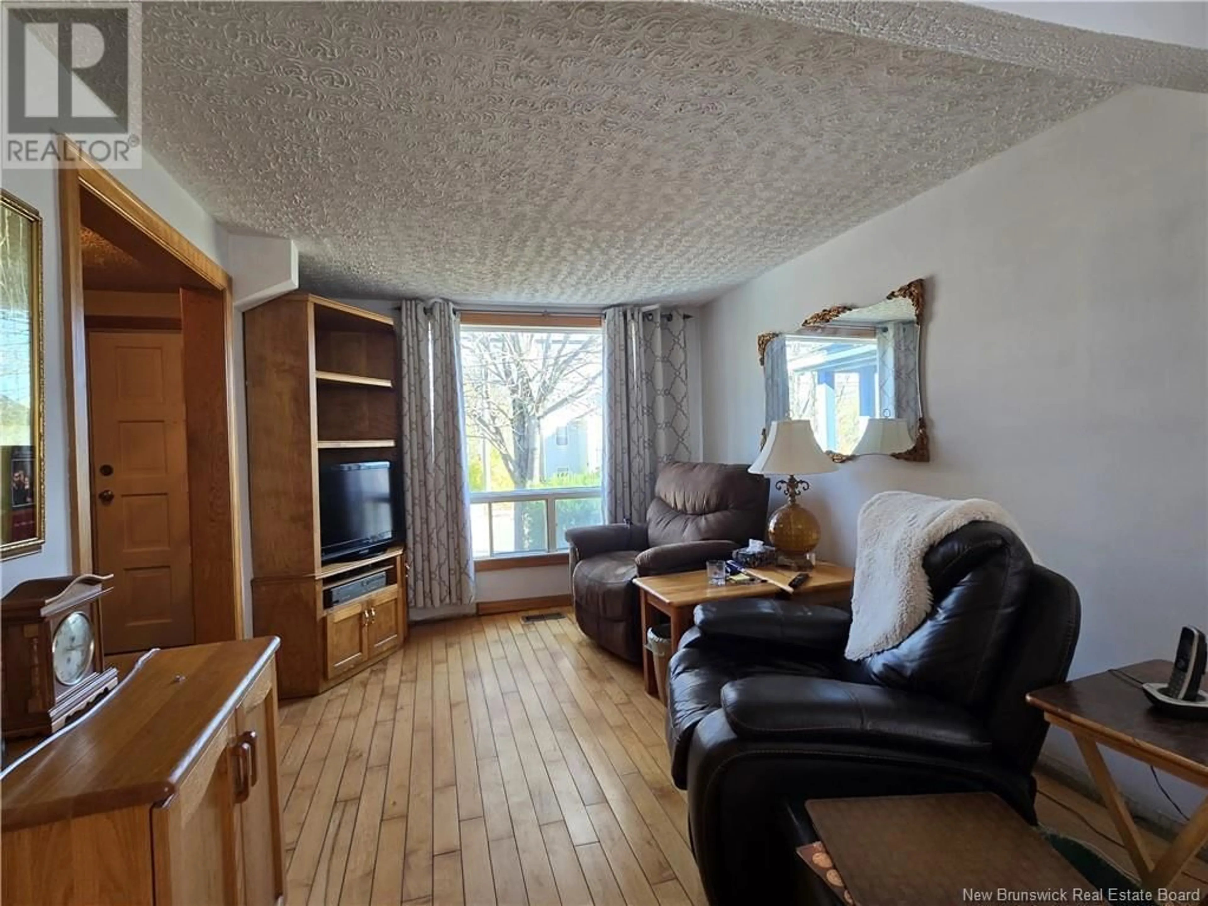 Living room, wood floors for 74 First Avenue, Moncton New Brunswick E1C7X1