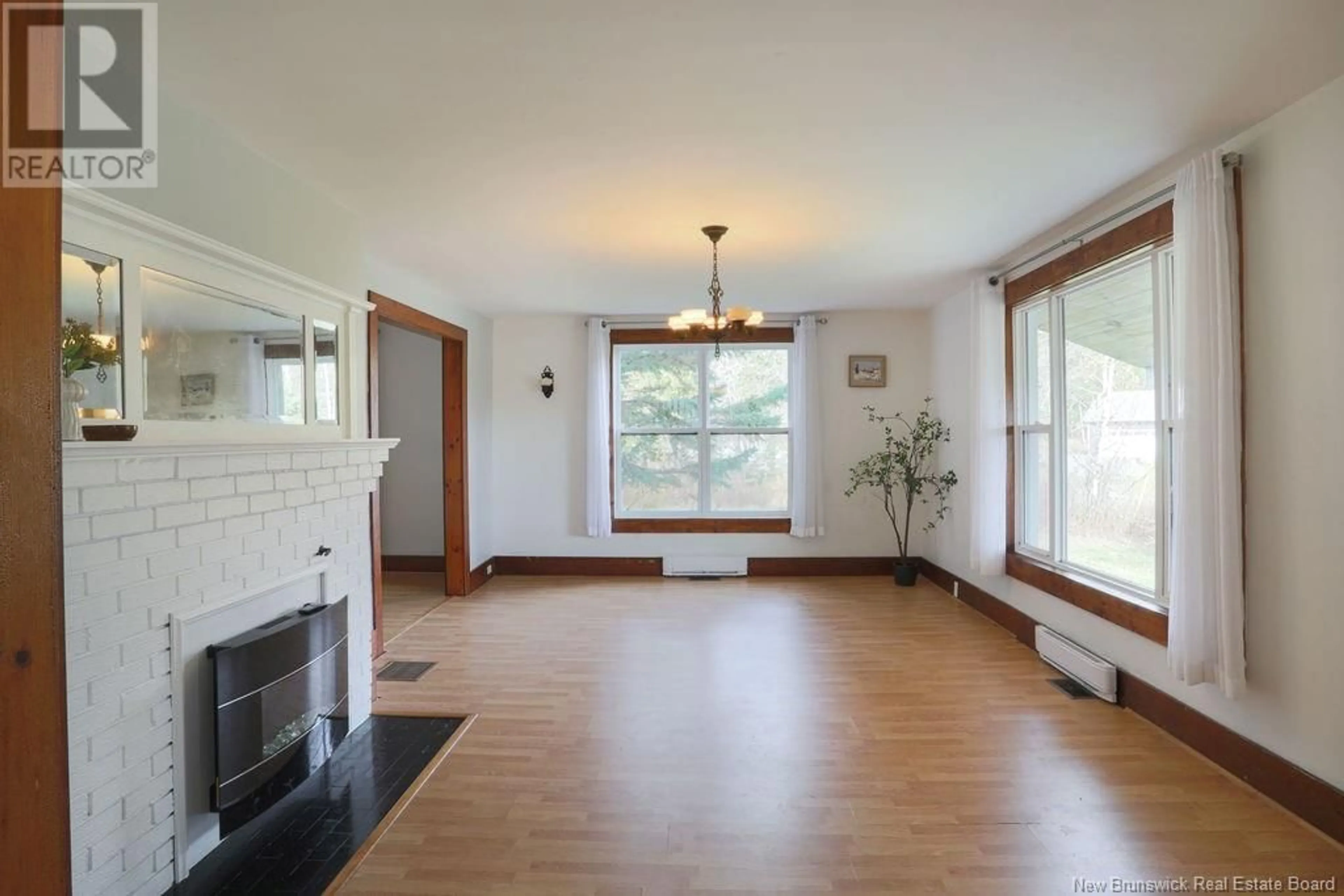 Living room, wood floors for 220 Quispamsis Road, Quispamsis New Brunswick E2E5Z2