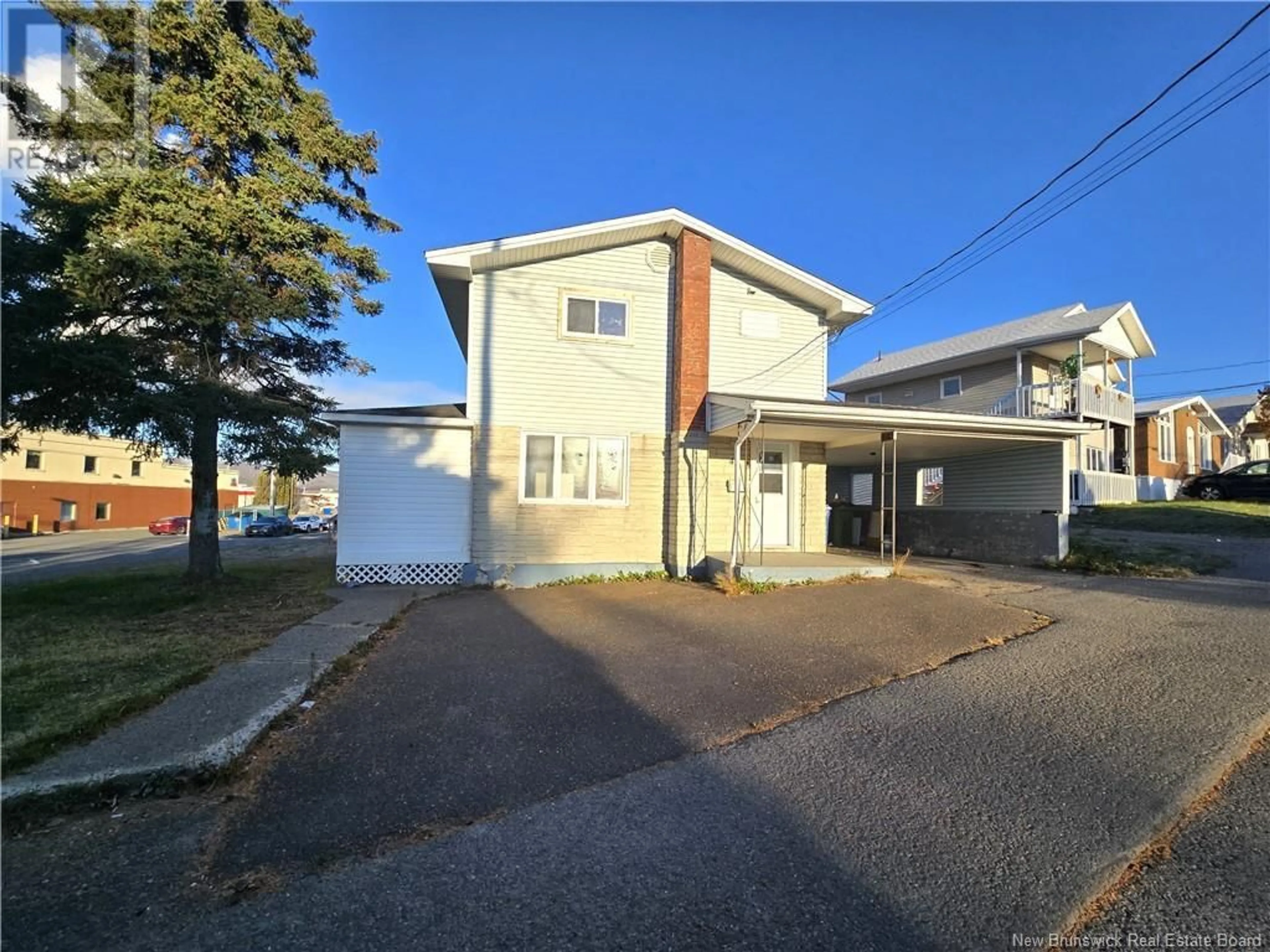 A pic from exterior of the house or condo, the street view for 45 47 17E RUE, Edmundston New Brunswick E3V2L4