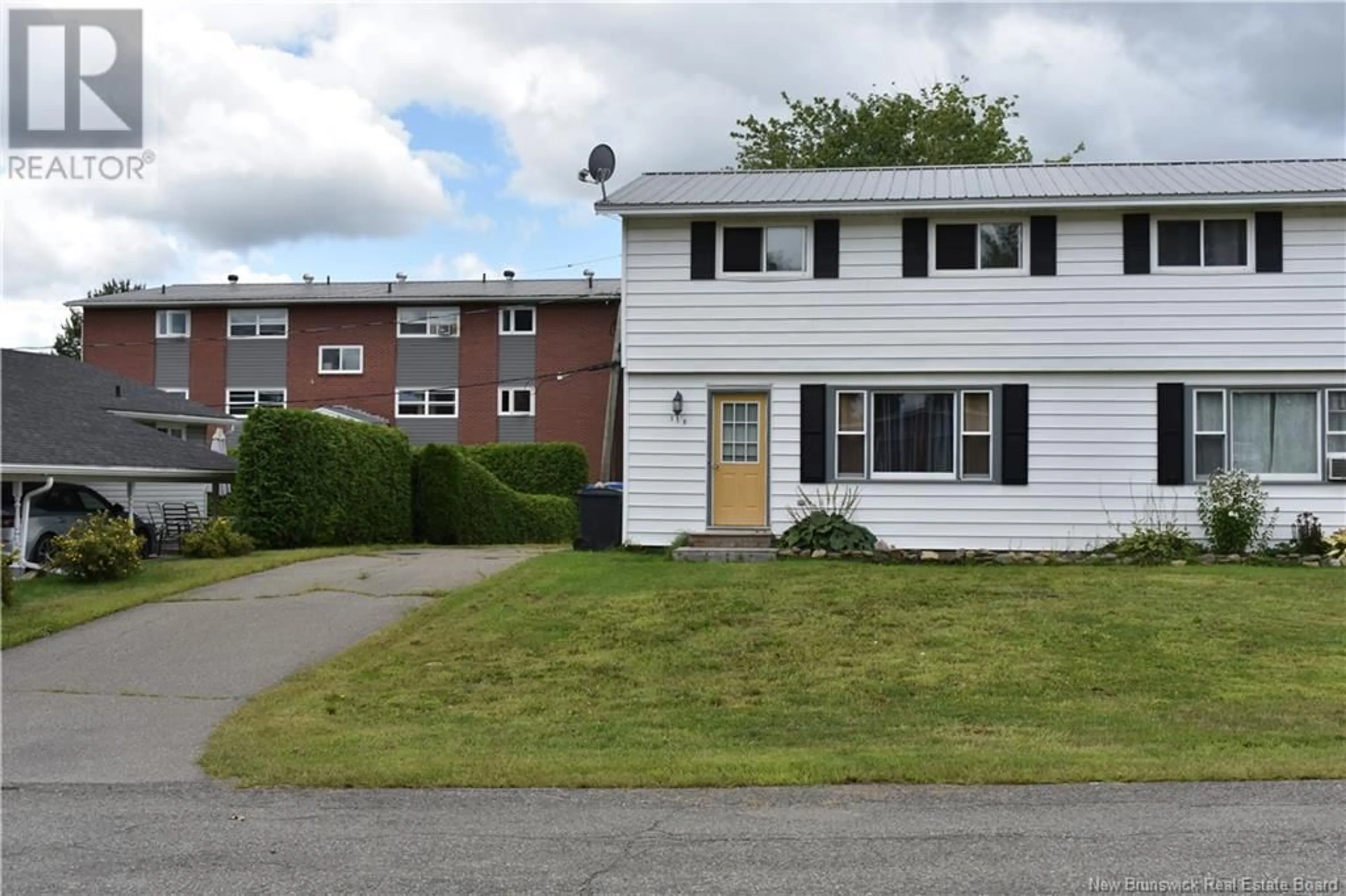 Frontside or backside of a home, the street view for 115 Elizabeth Street, Woodstock New Brunswick E7M1P8