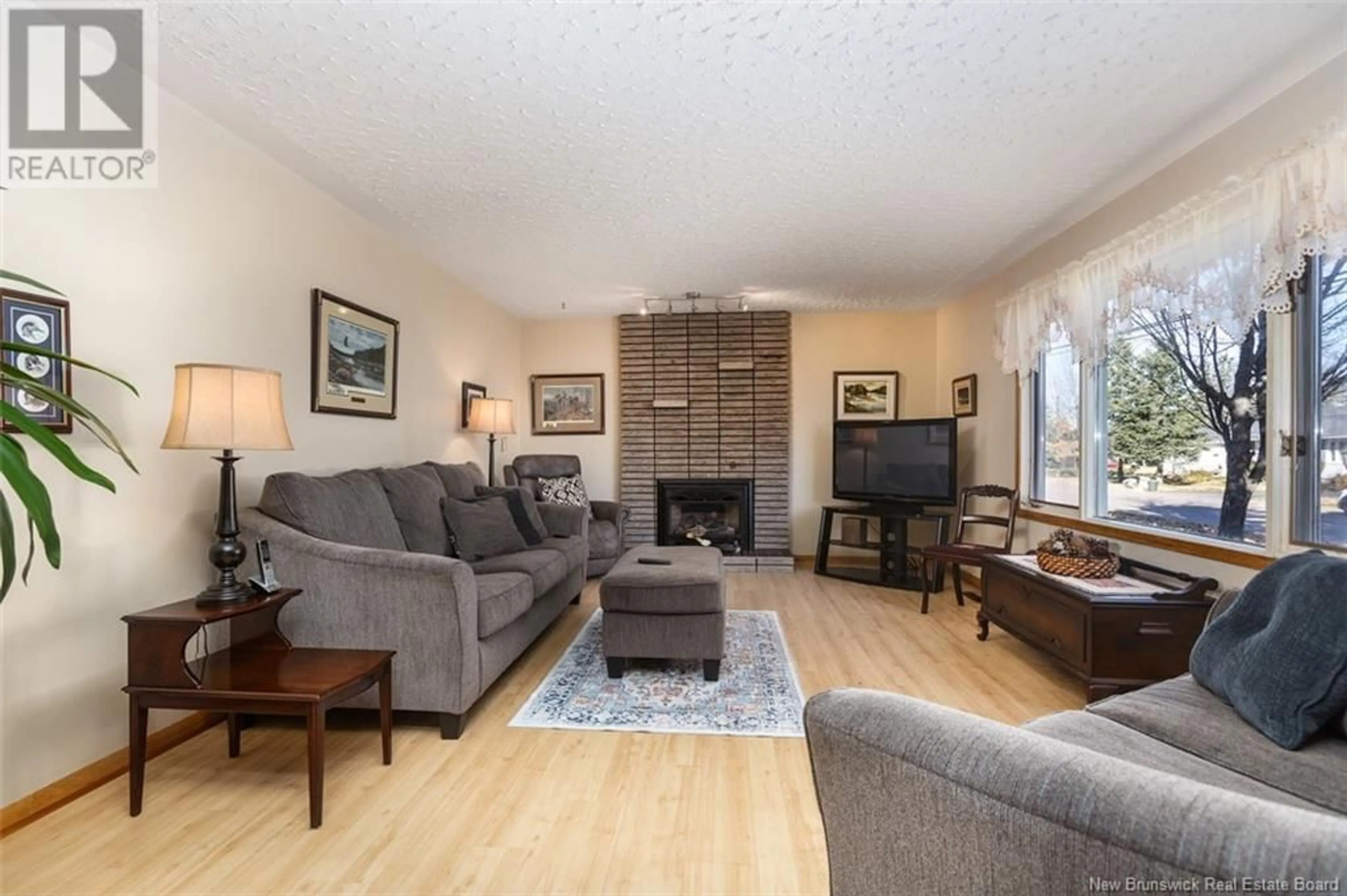 Living room, wood floors for 23 Wentworth Drive, Riverview New Brunswick E1B2T4