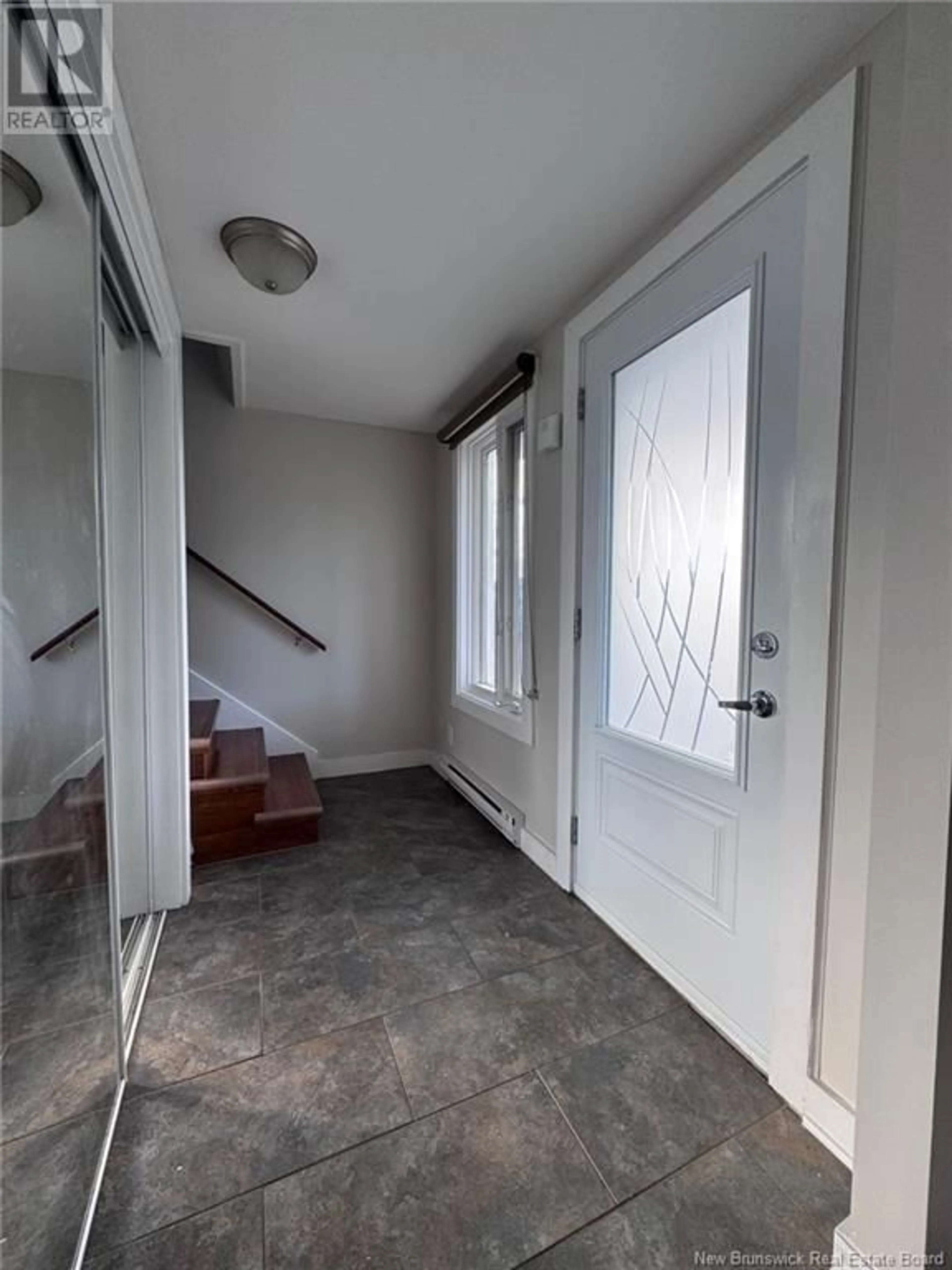 Indoor foyer, unknown floor for 95 Landsdowne Street, Campbellton New Brunswick E3N2M4