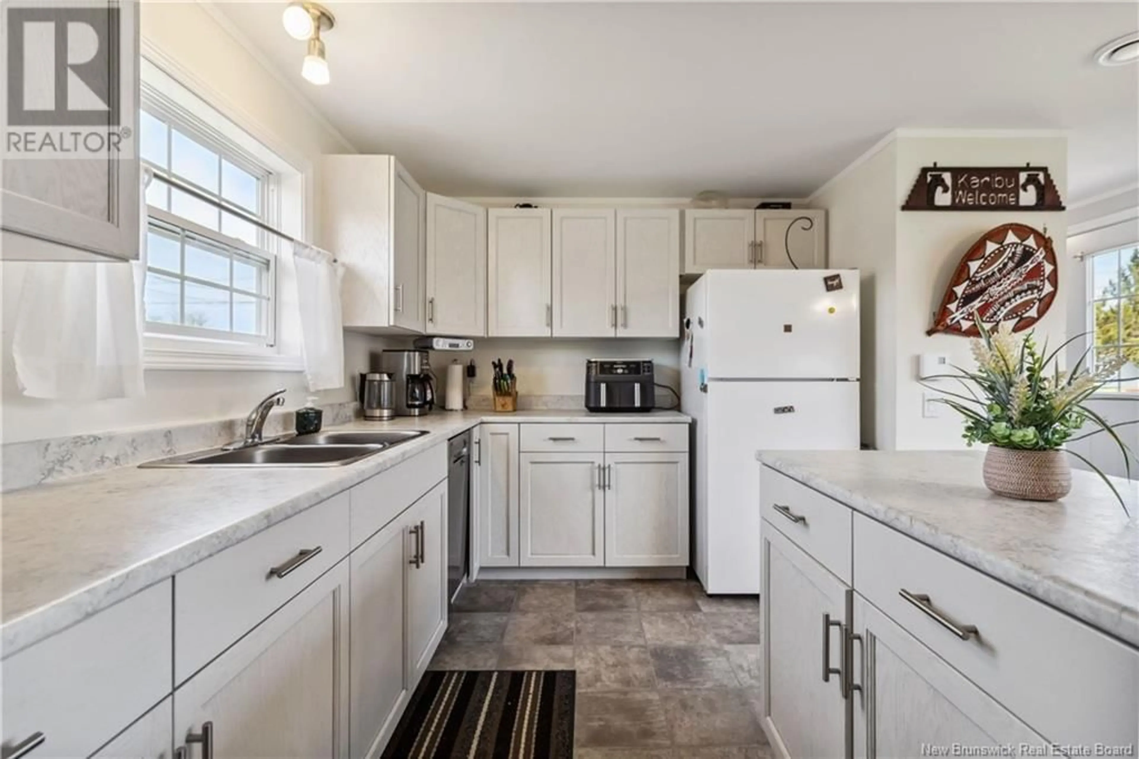 Standard kitchen, wood floors, cottage for 65 Ulysse Drive, Dieppe New Brunswick E1A7C2