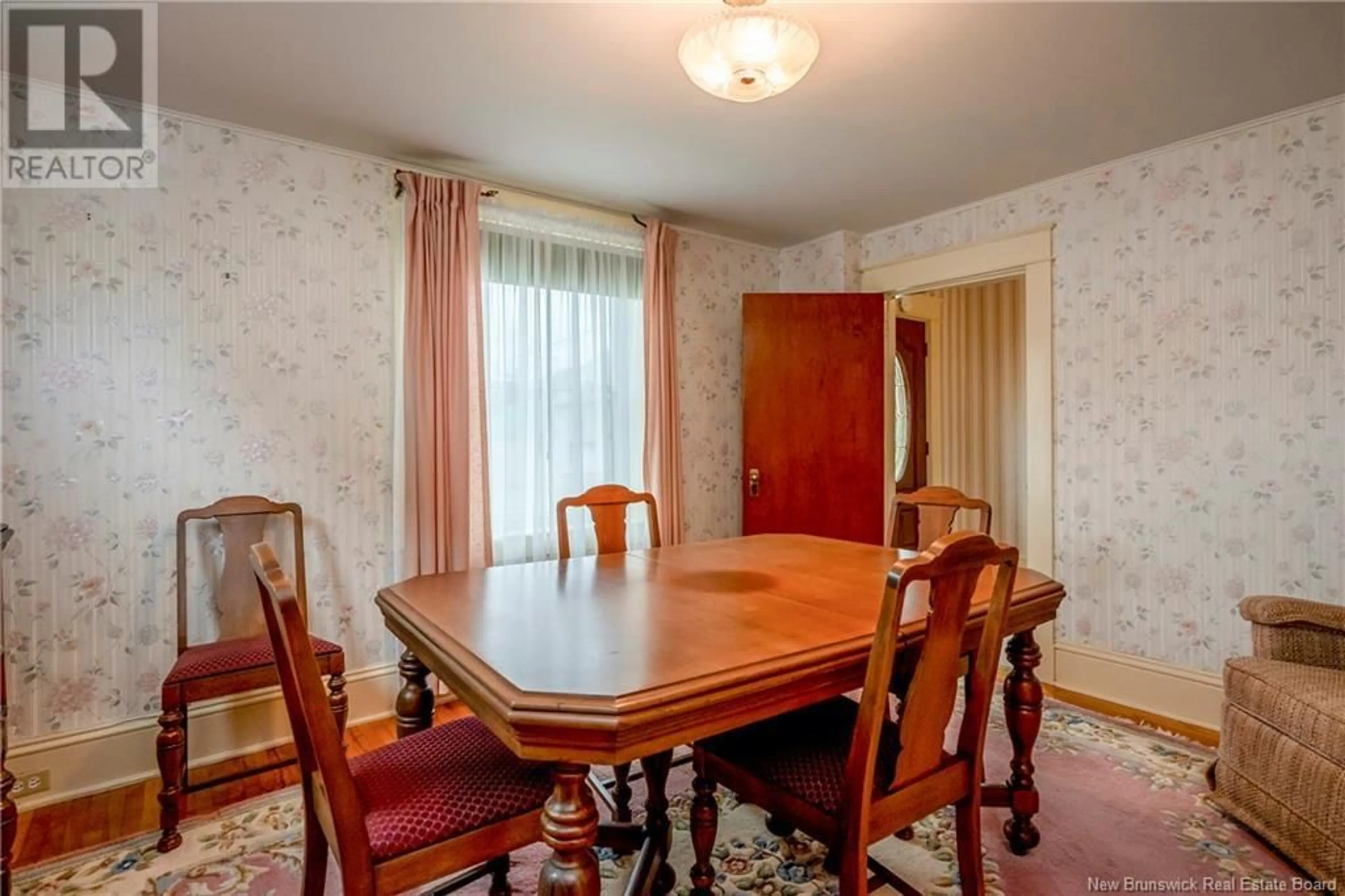 Dining room, wood floors, cottage for 1050 Main, Hampton New Brunswick E5N6G2