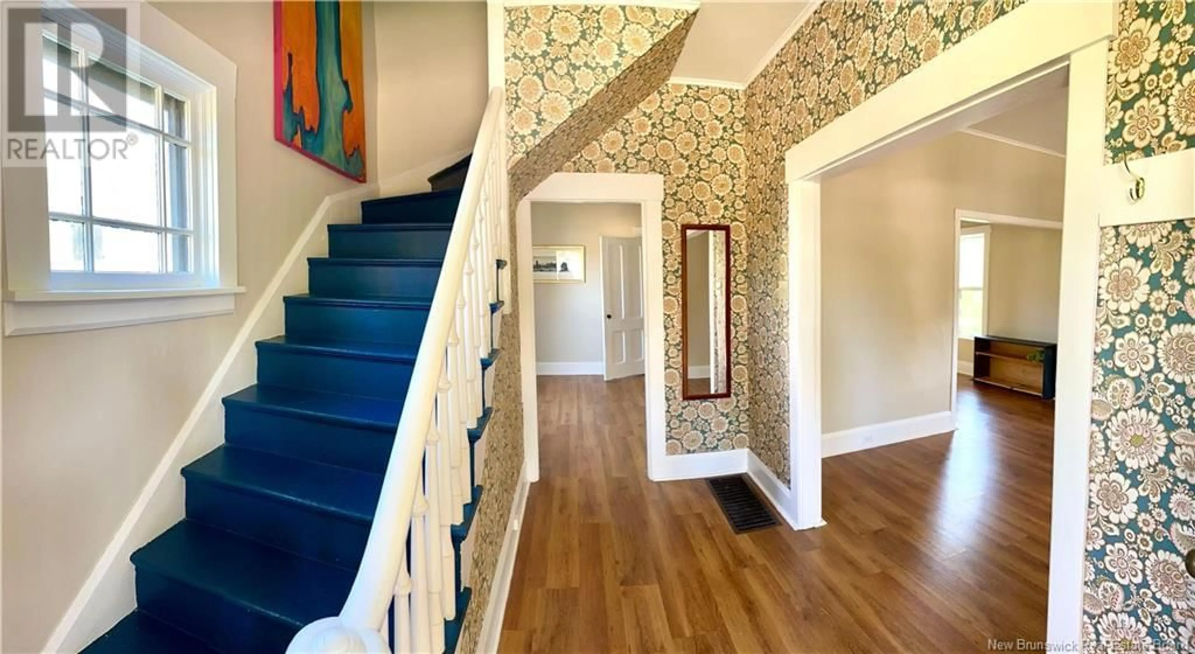 Indoor entryway, wood floors for 32 Dutch Point Road, Hampton New Brunswick E5N5Y8