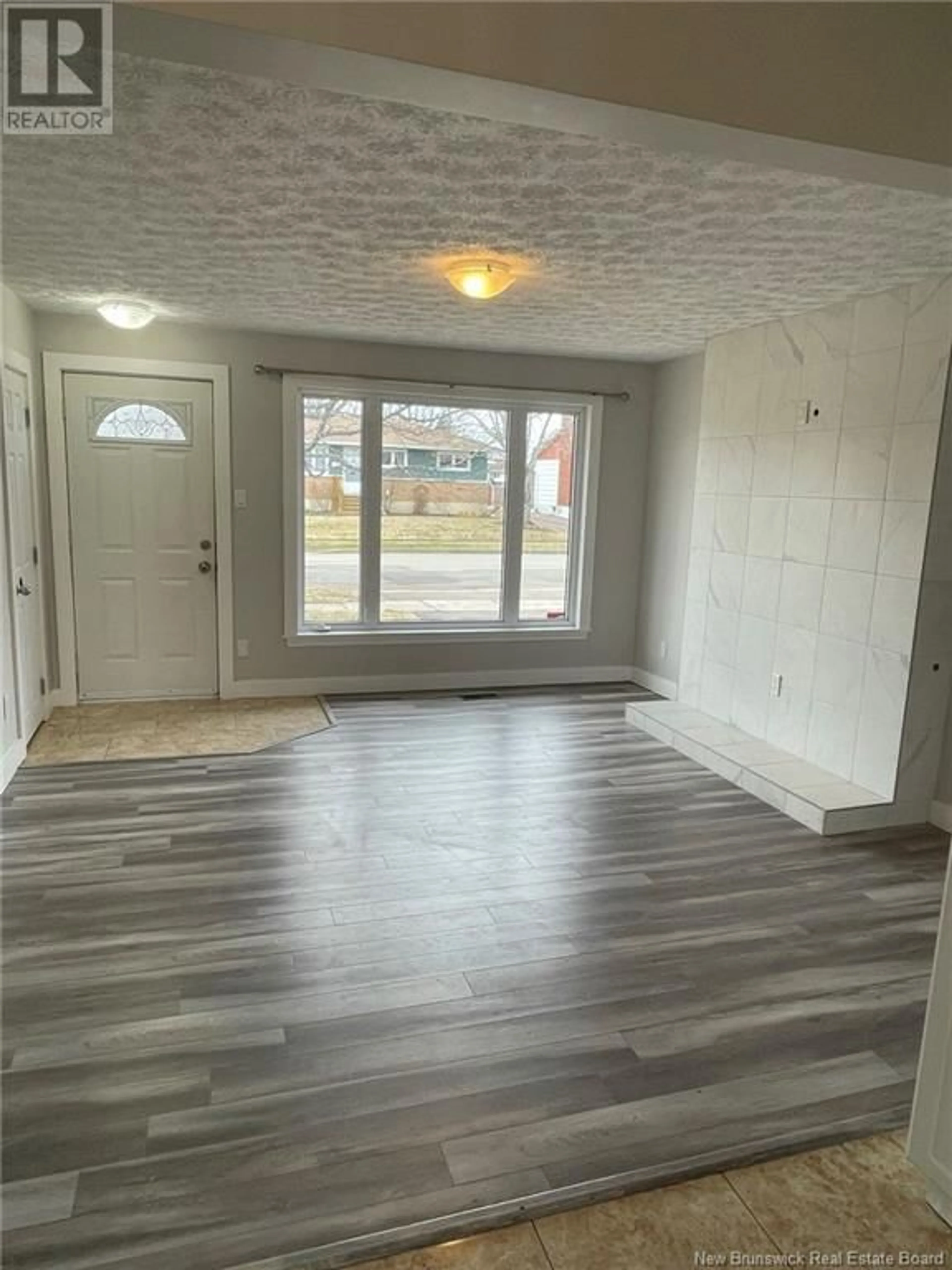 Indoor entryway, wood floors for 213 Snow Avenue, Moncton New Brunswick E1C8B6