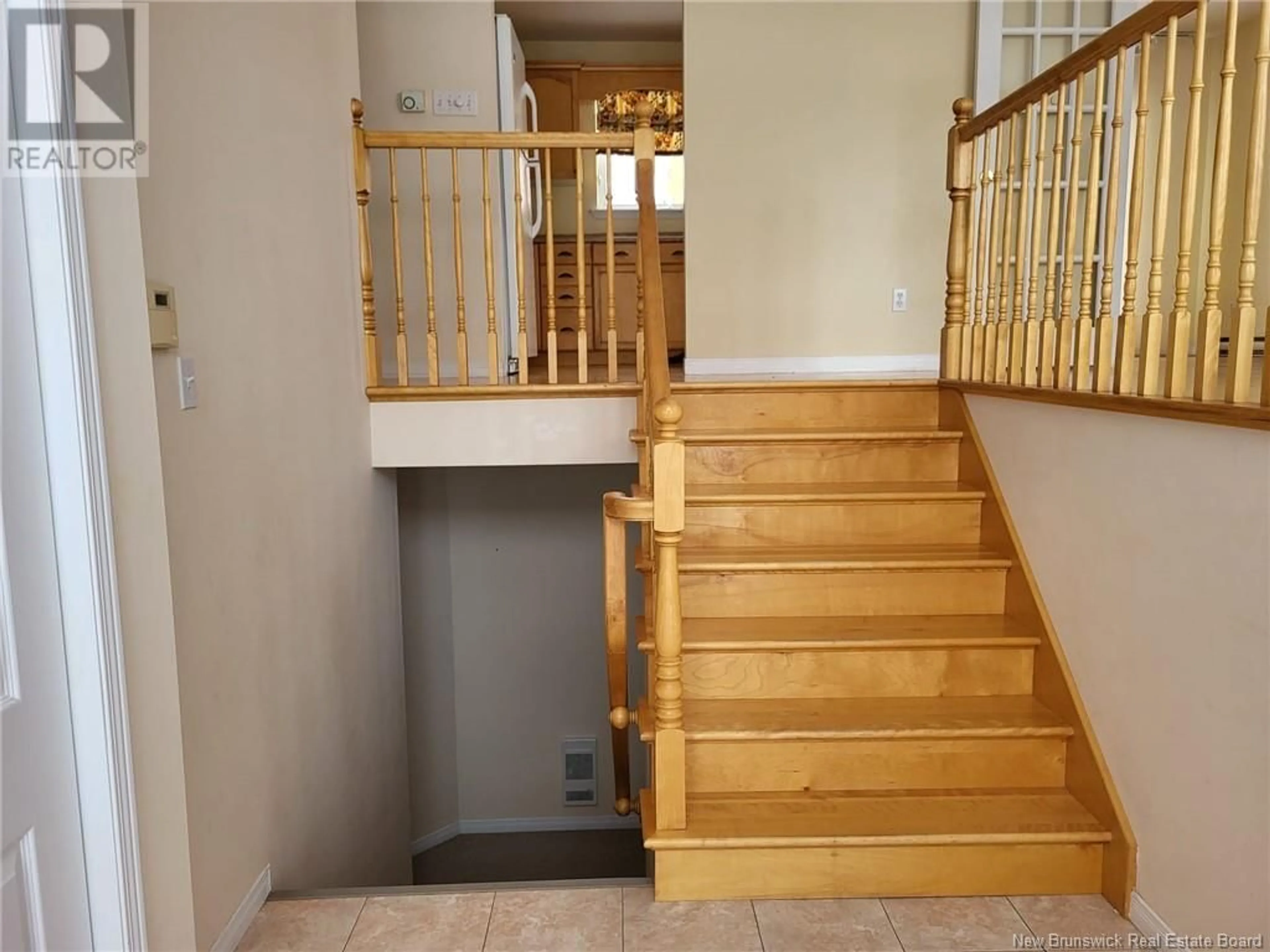 Indoor foyer, wood floors for 198 Bulman Drive, Moncton New Brunswick E1G5B9