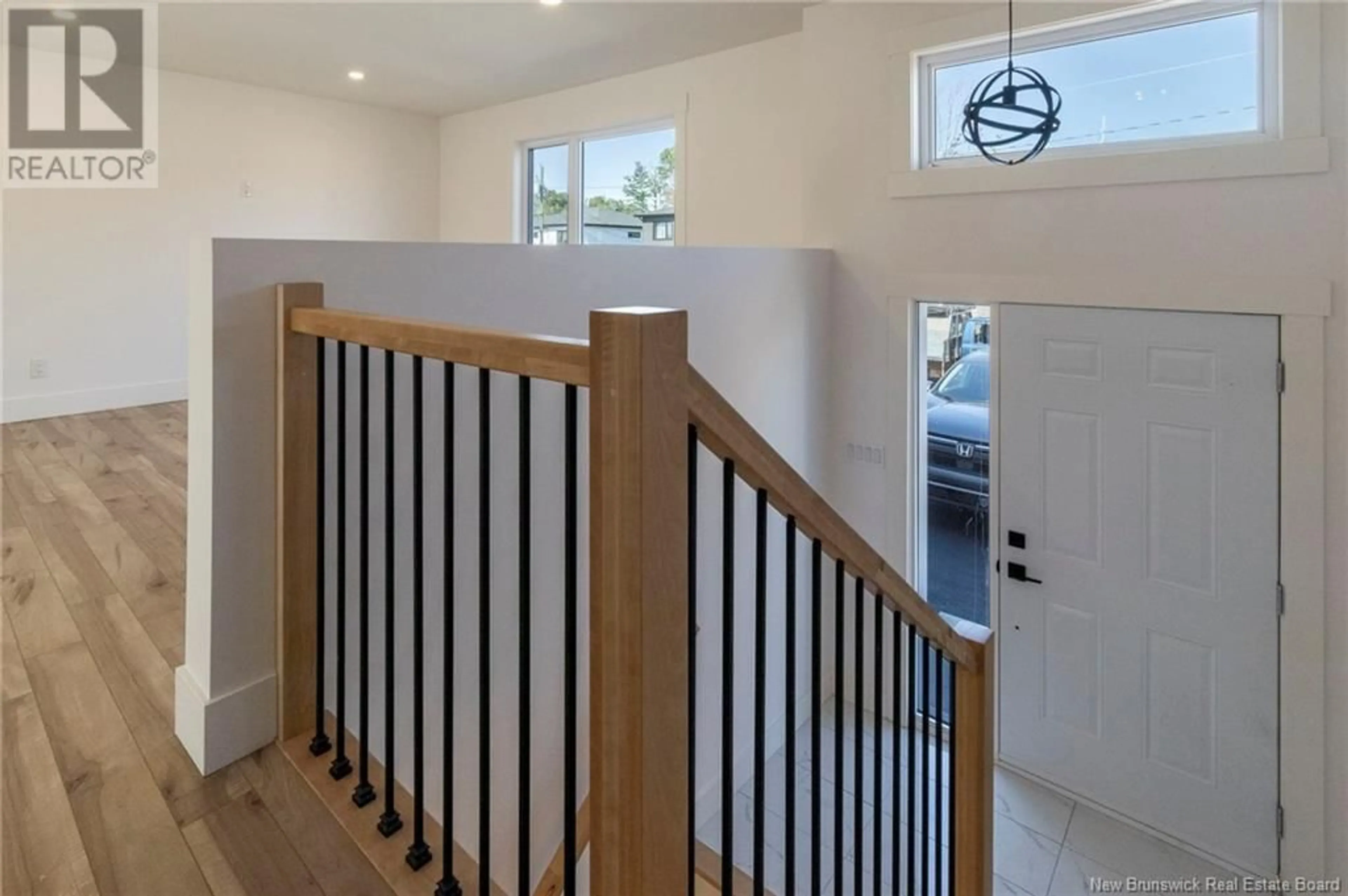 Indoor entryway, wood floors for 151 Francfort, Moncton New Brunswick E1G5W7