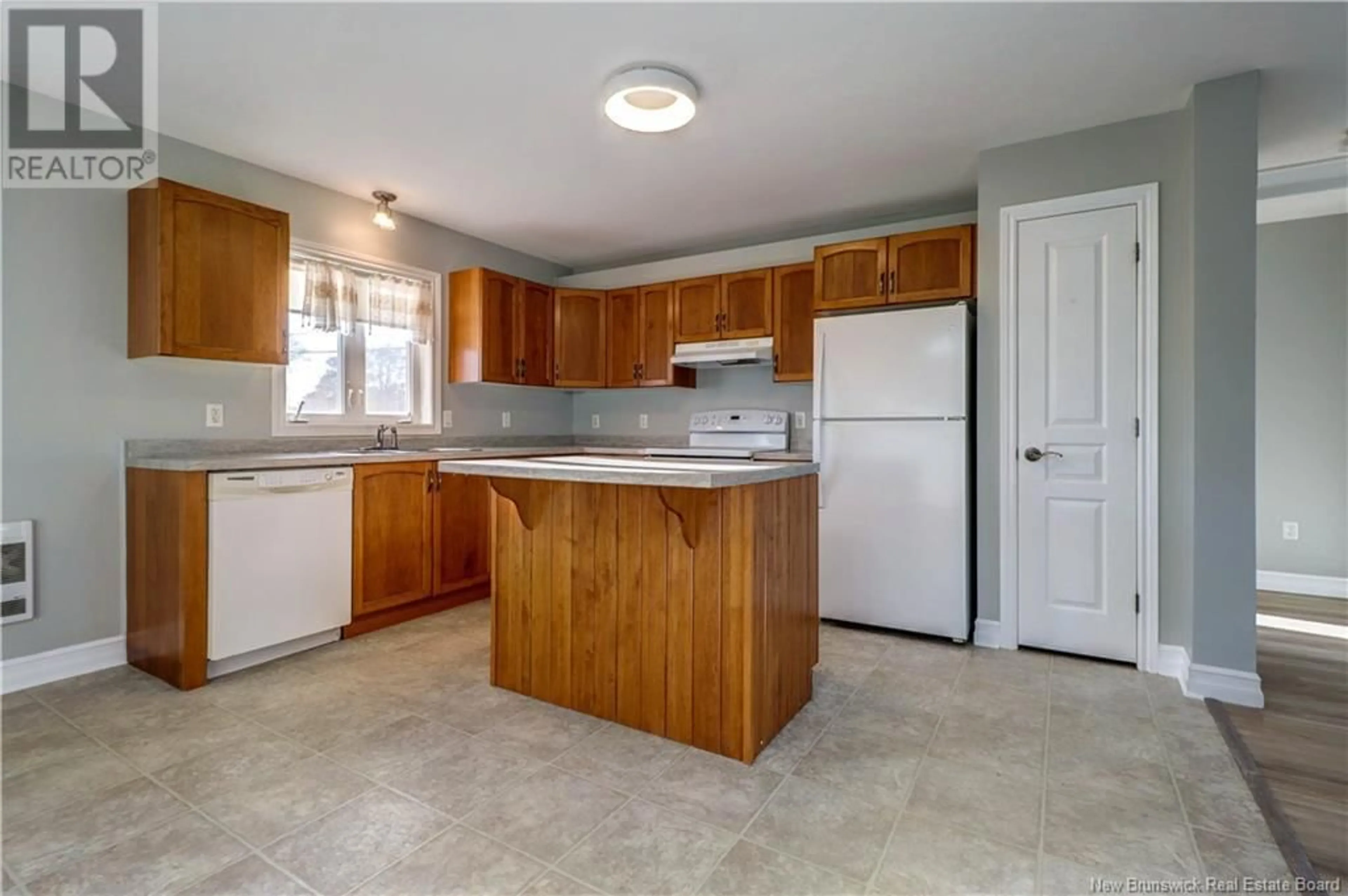 Standard kitchen, wood floors, cottage for 1A Meredith Drive, Sussex New Brunswick E4E2T8