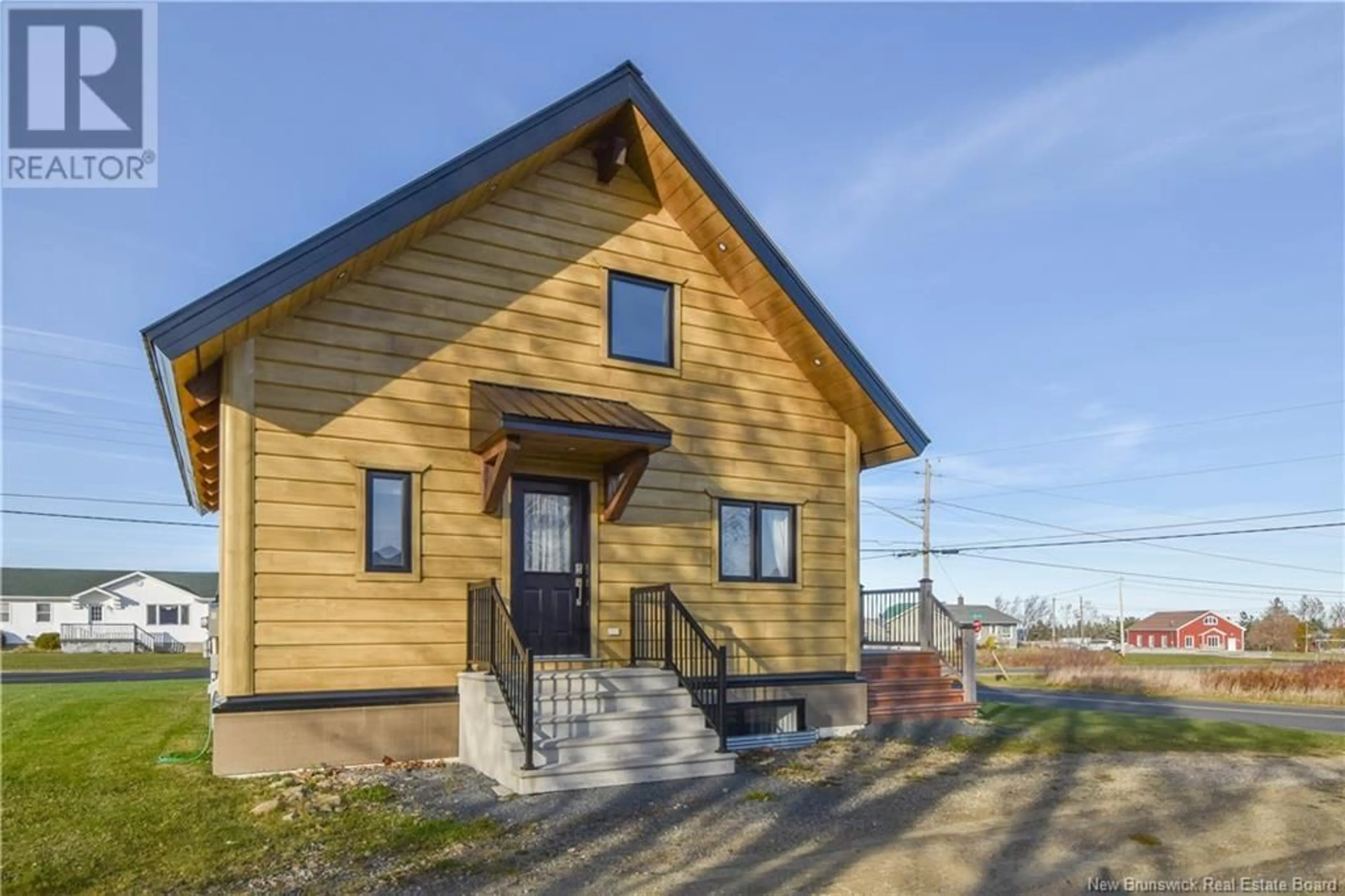 Frontside or backside of a home, cottage for 362 rue de l'Ile Street, Caraquet New Brunswick E1W1B5