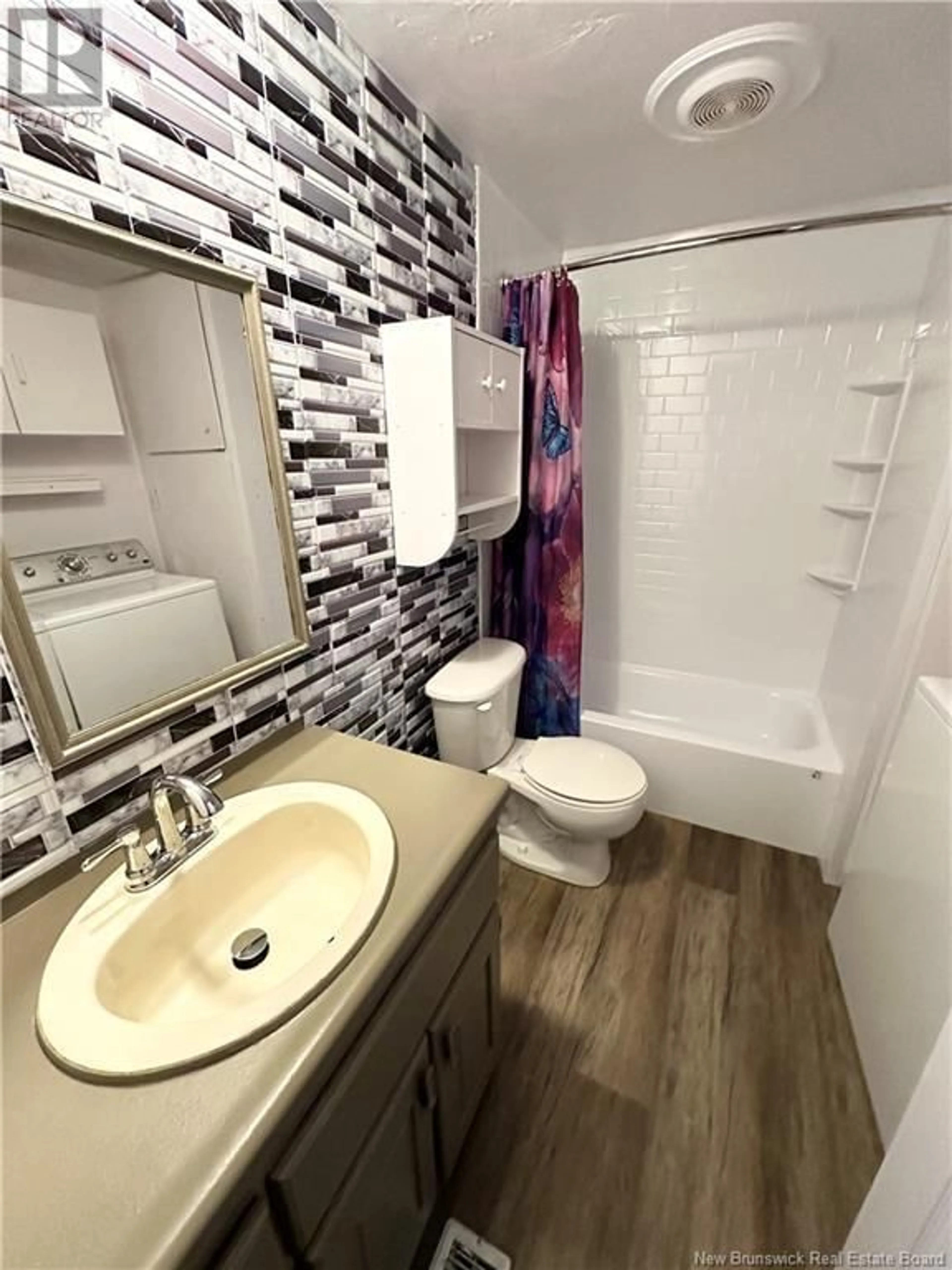 Standard bathroom, unknown floor for 28 Laura Lane, Moncton New Brunswick E1E3S8