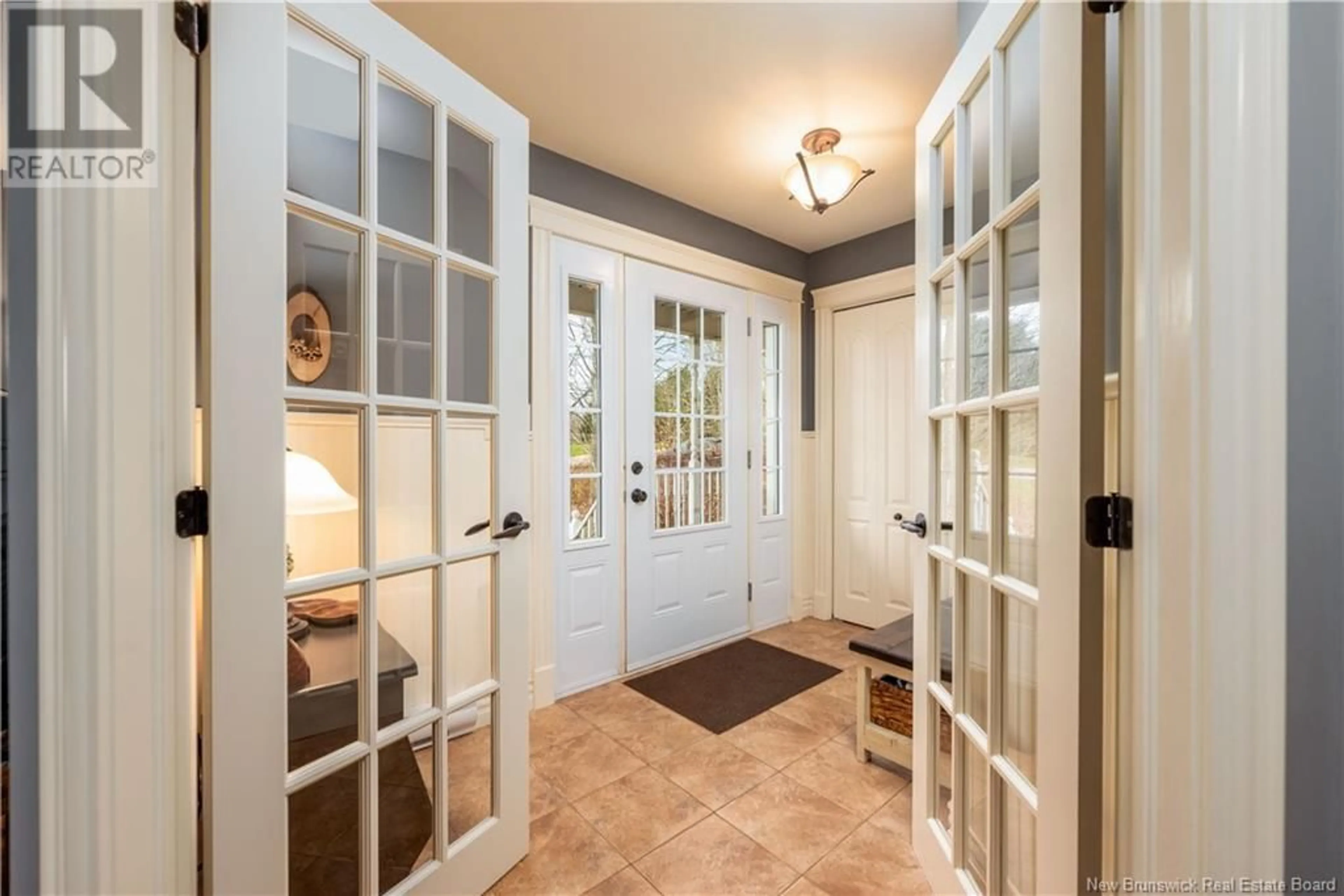 Indoor entryway, wood floors for 762 Dover Road, Dieppe New Brunswick E1A7M4