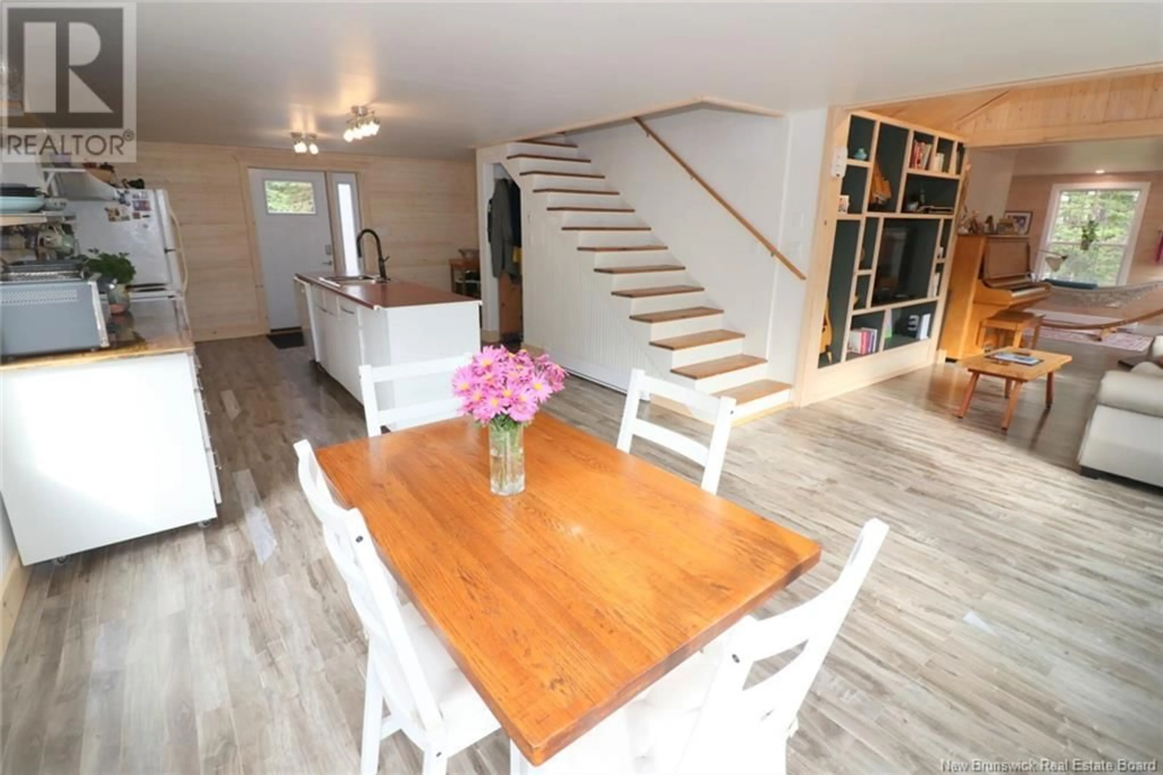 Dining room, wood floors, cottage for 7 Bancroft Road, Grand Manan New Brunswick E5G4C9