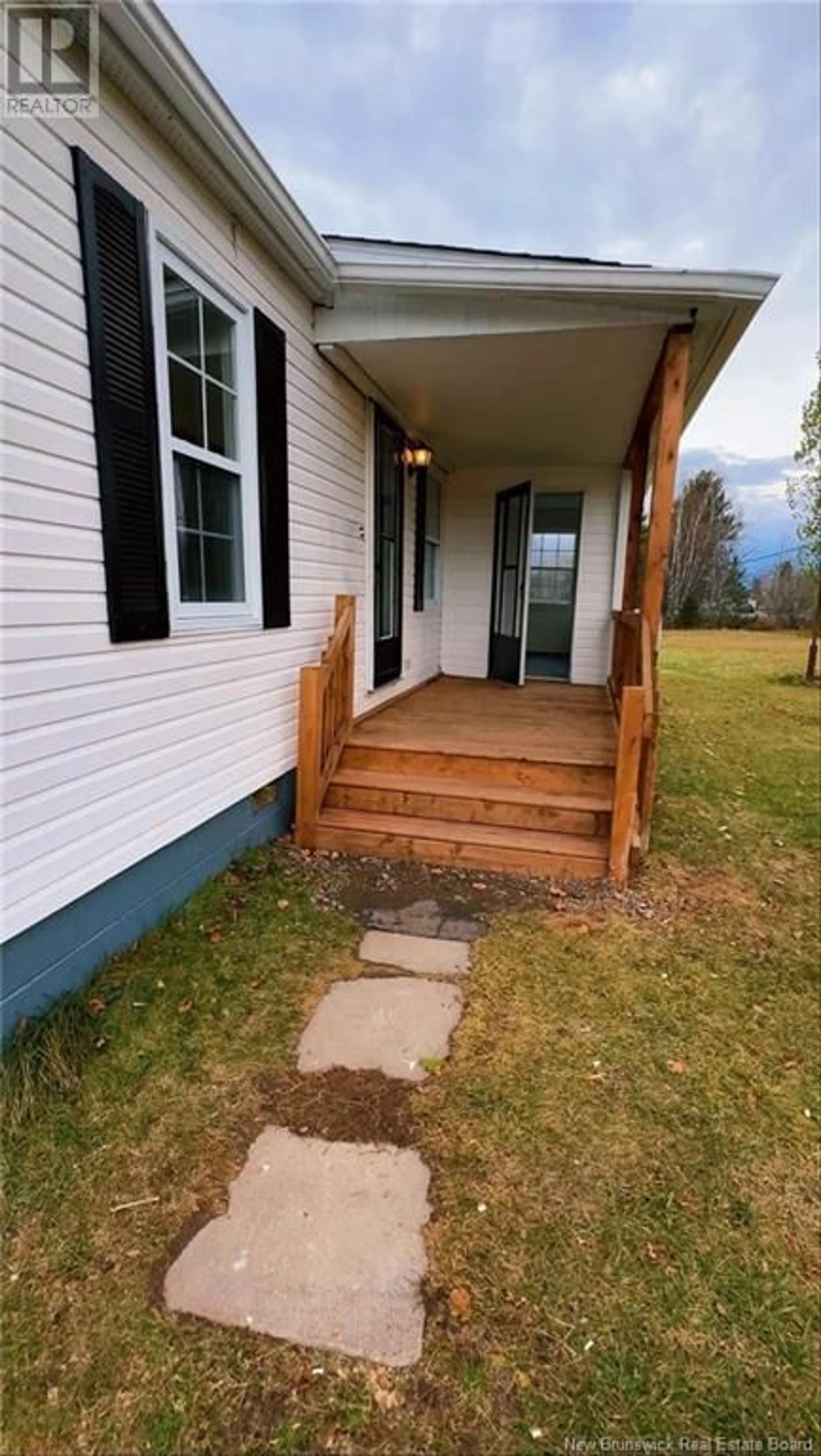 Indoor entryway, wood floors for 11798 Rte 126 Route, Collette New Brunswick E4Y2T2