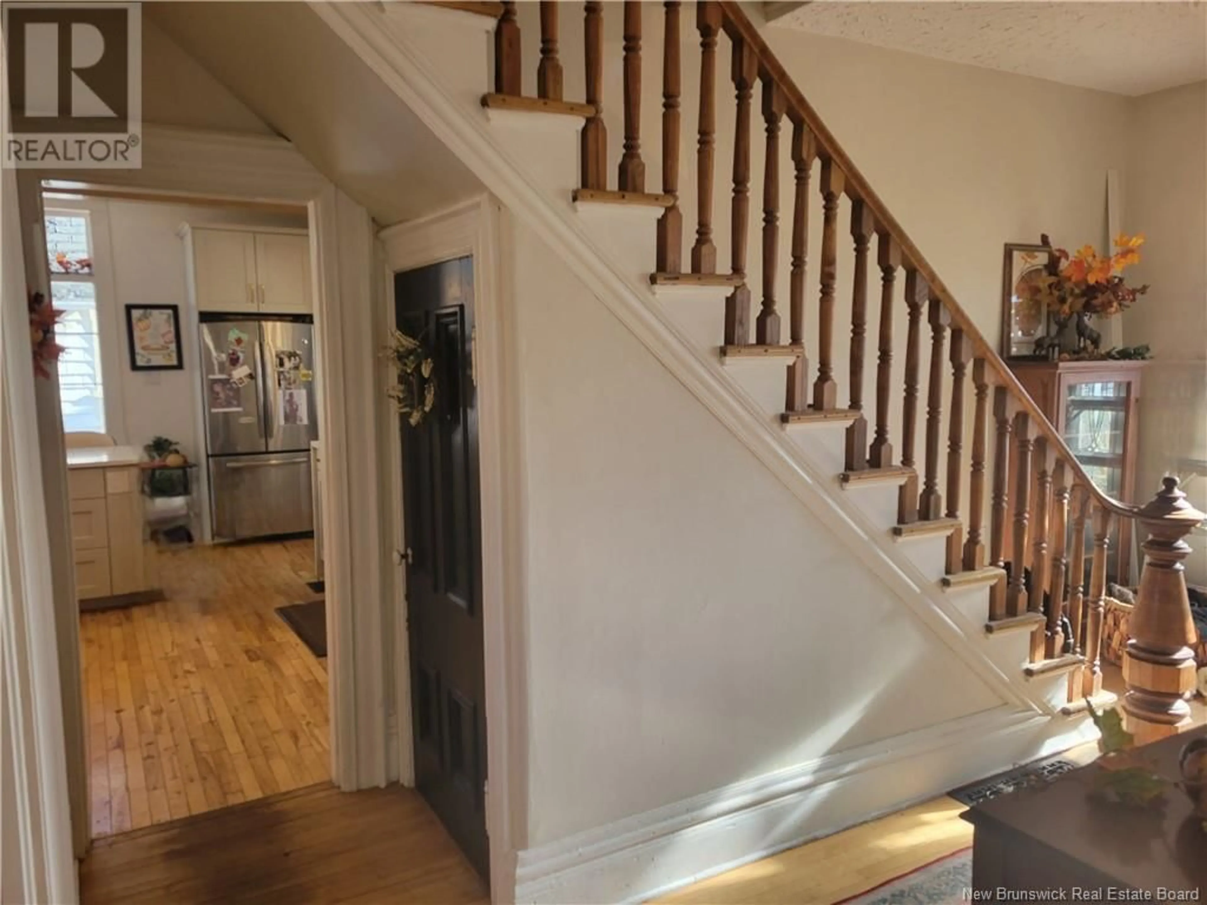 Indoor foyer, wood floors for 59 Boyd, Salisbury New Brunswick E4J2A6