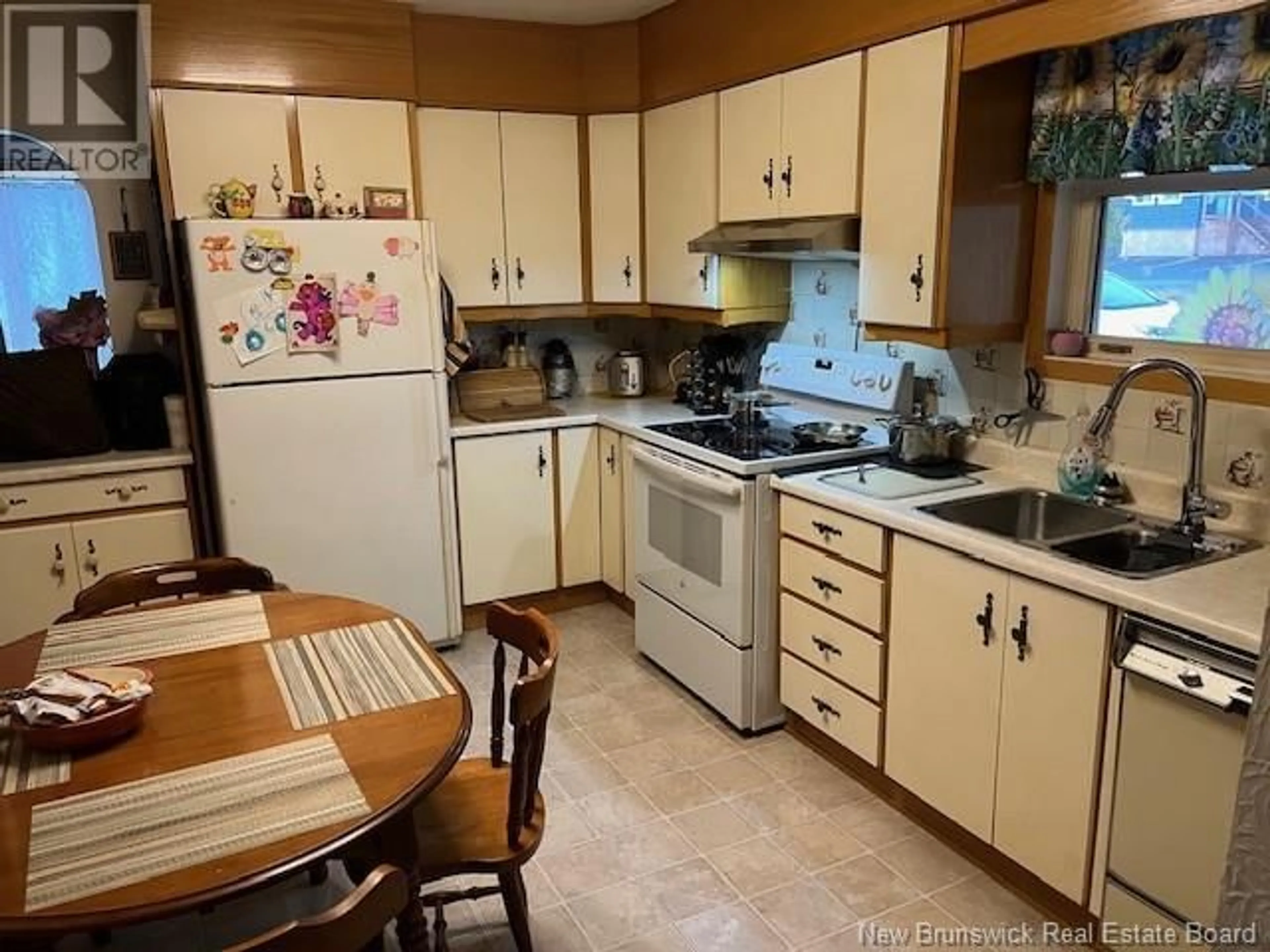 Standard kitchen, wood floors, cottage for 333 Chaleur Street, Dalhousie New Brunswick E8C1K9