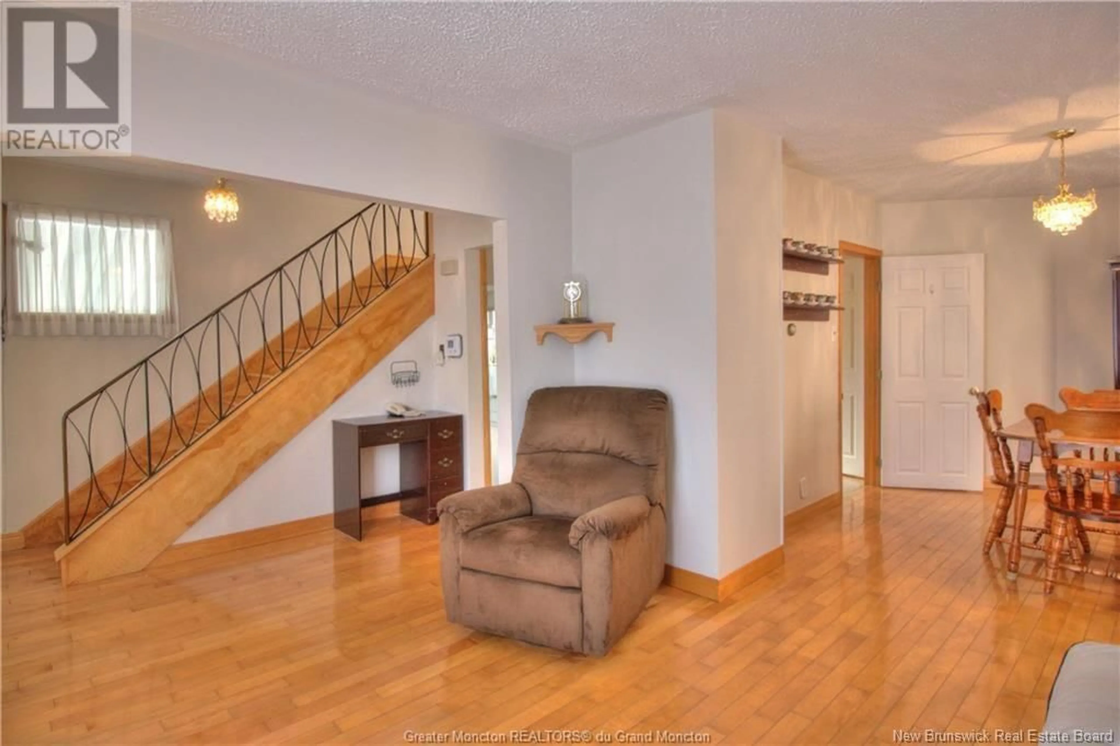 Indoor foyer, wood floors for 98 Lefurgey, Moncton New Brunswick E1C7G6