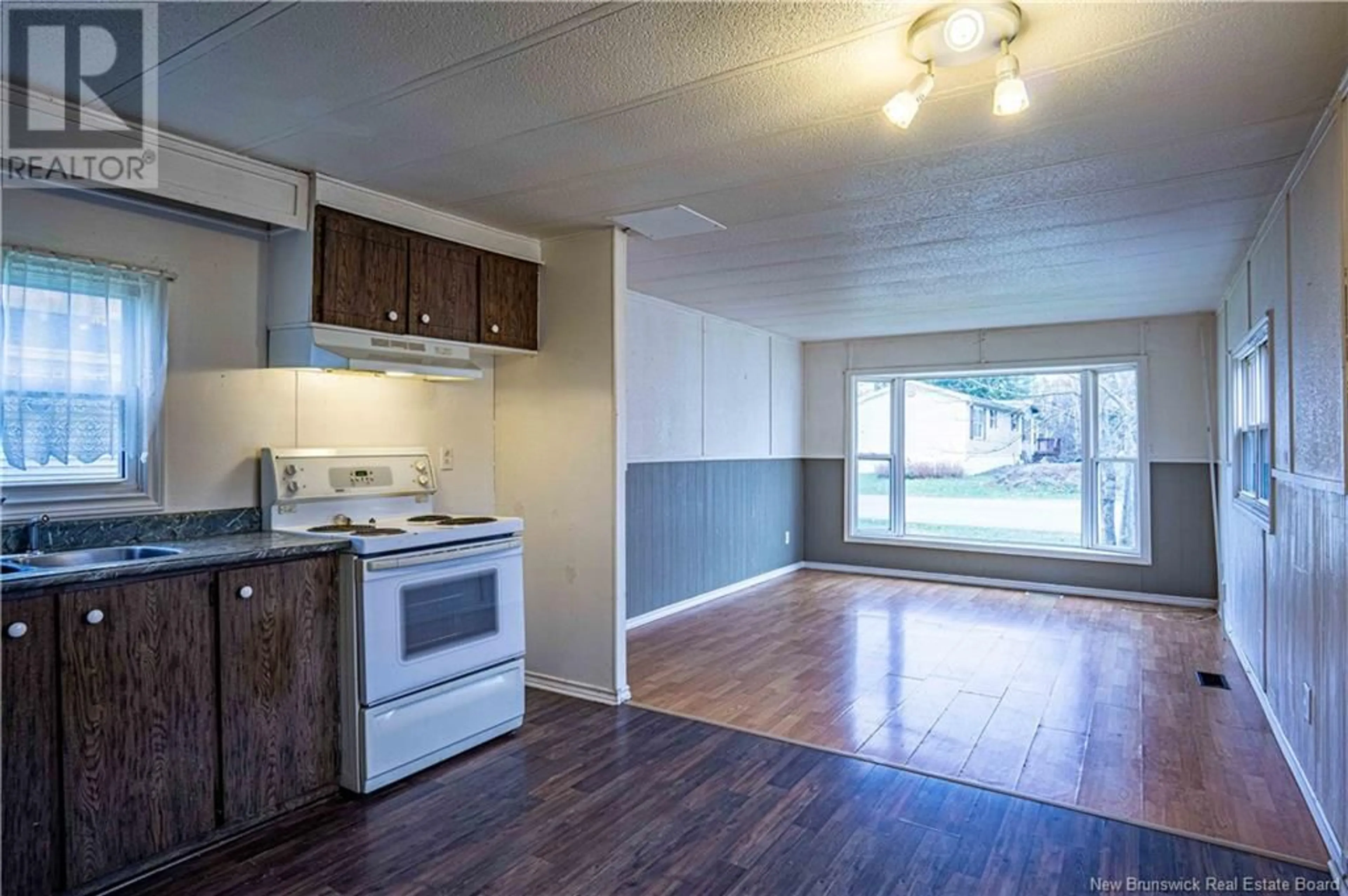 Standard kitchen, wood floors, cottage for 4 Glenrose Street, Lincoln New Brunswick E3B6S7