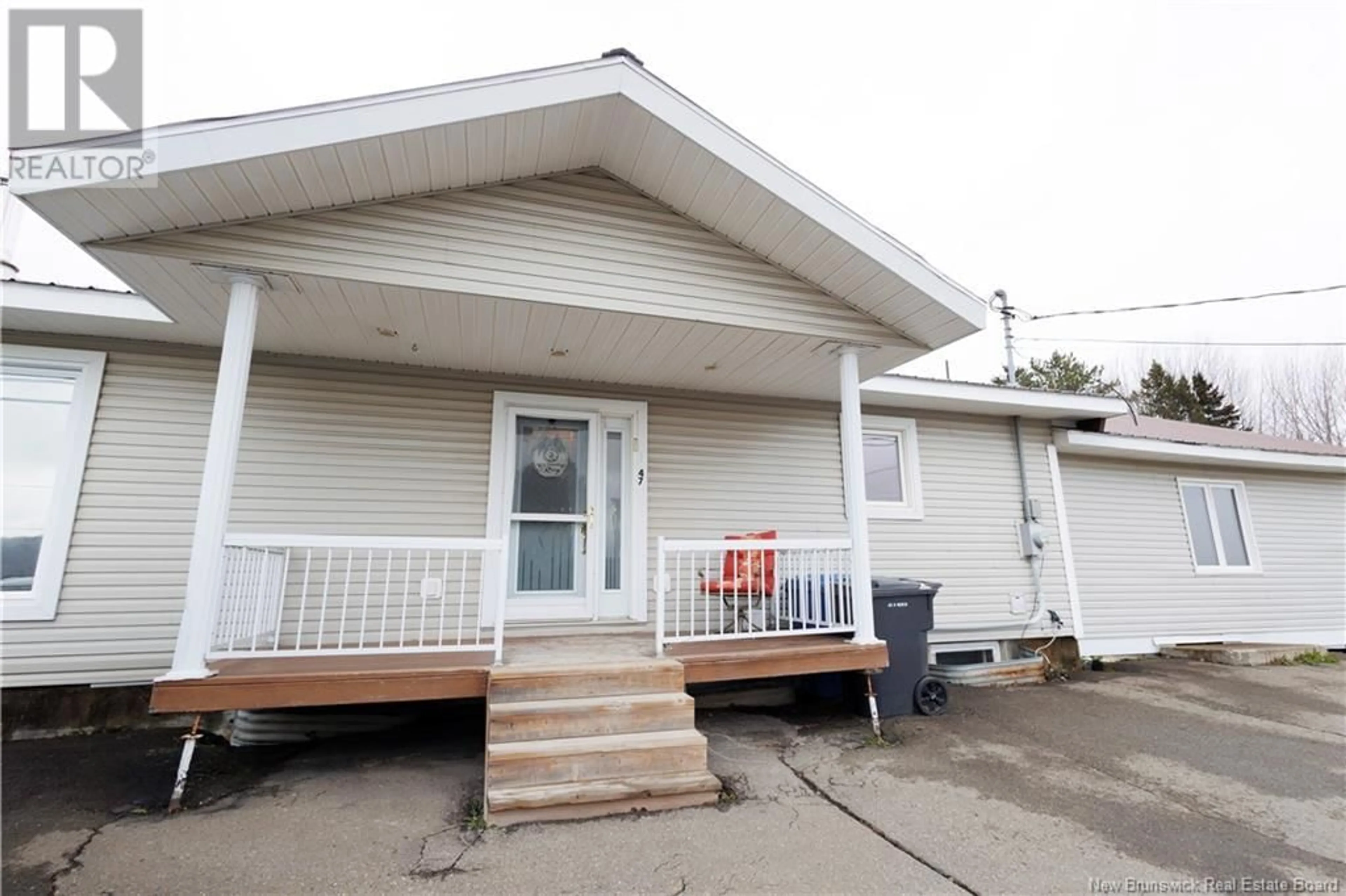 Frontside or backside of a home, the front or back of building for 47 Principale Street, Sainte-Anne-De-Madawaska New Brunswick E7E1A5