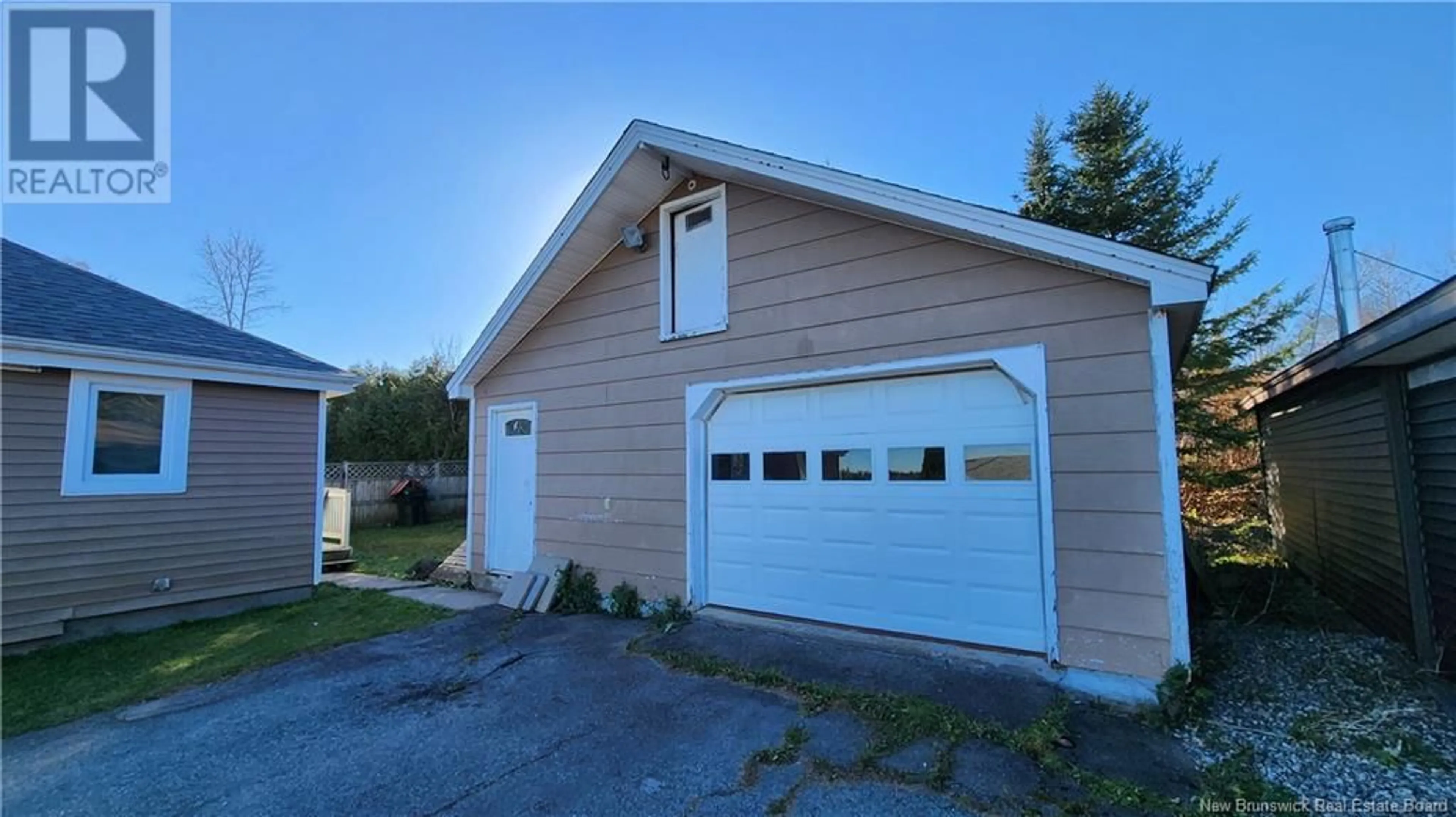 Indoor garage for 93 Victoria Road, Saint John New Brunswick E2M6W1