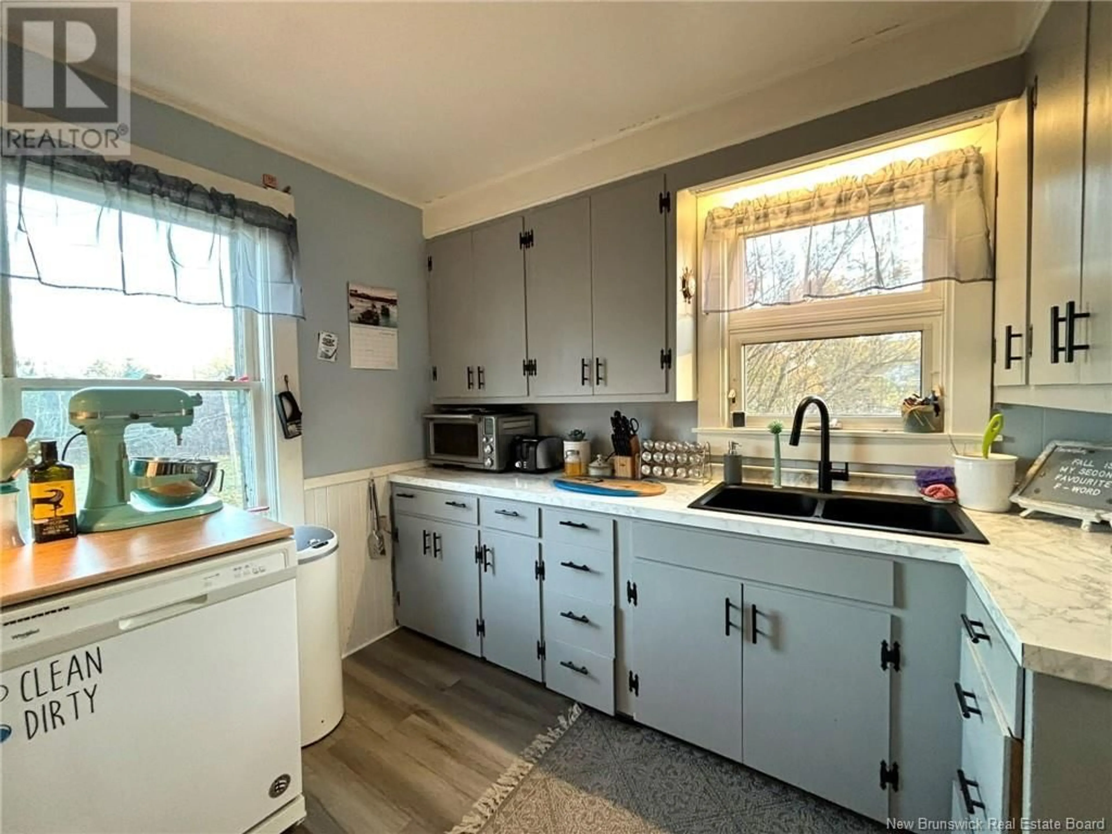 Kitchen, wood floors, cottage for 535 ROUTE 776, Grand Manan New Brunswick E5G2C8