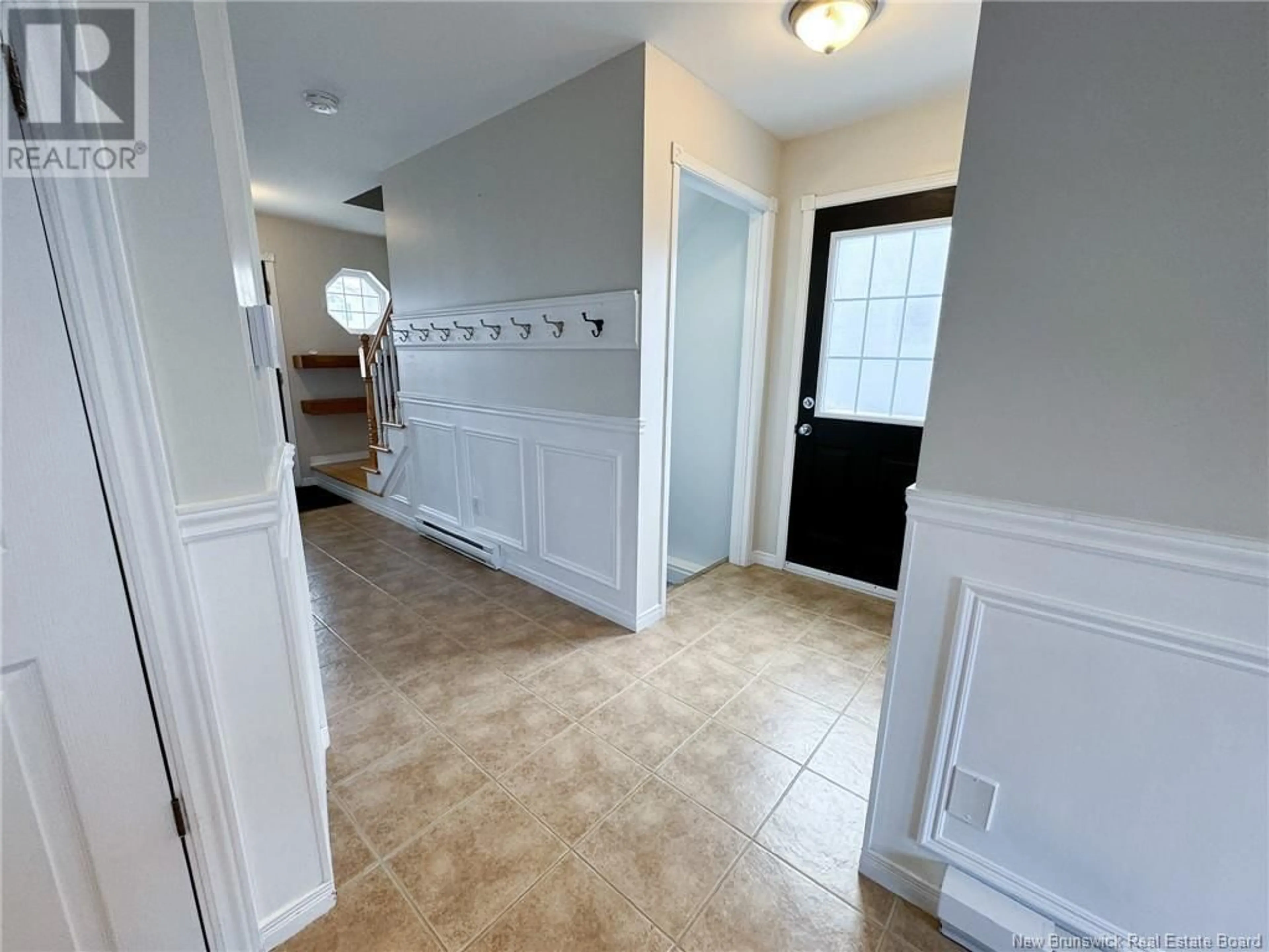 Indoor entryway, wood floors for 65 Stoneham, Moncton New Brunswick E1G4Z5