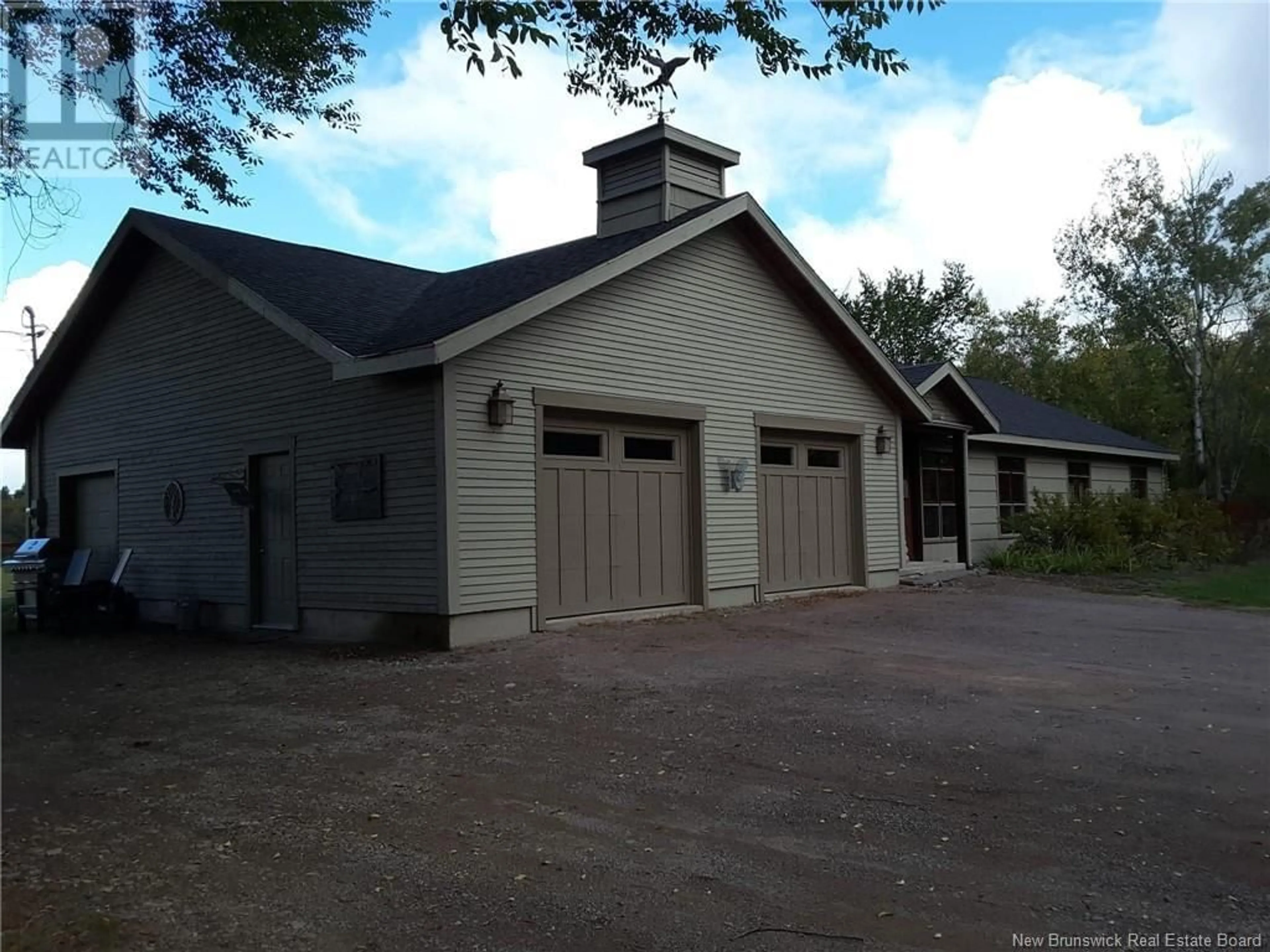 Indoor garage, wood floors for 43 Waterford Road, Dutch Valley New Brunswick E4E3N1