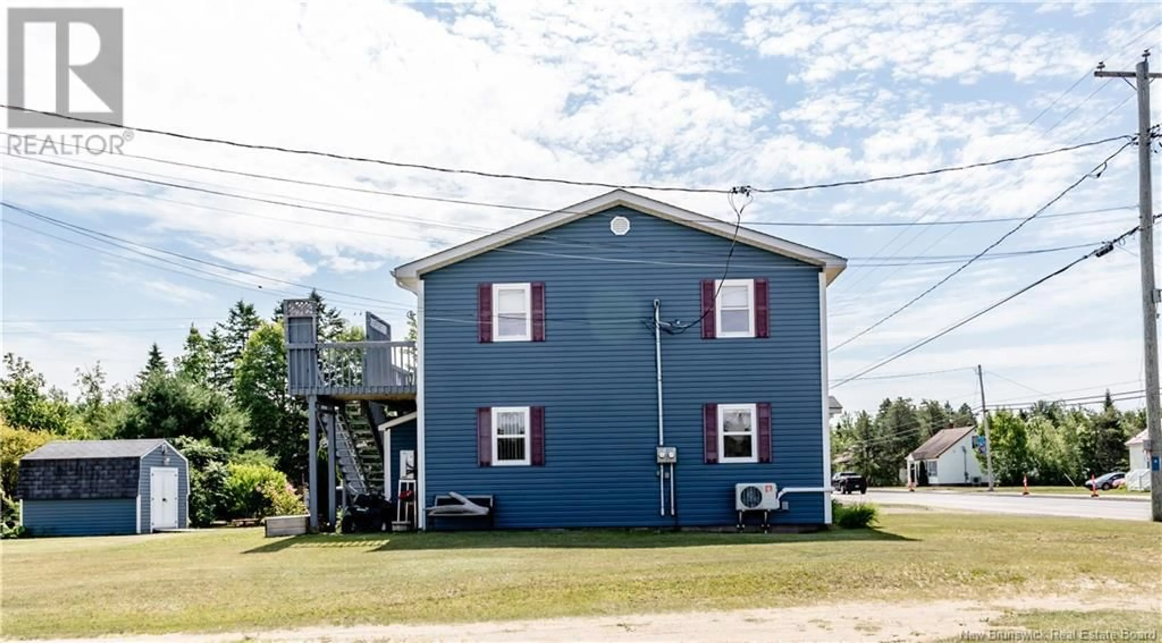 Home with vinyl exterior material, building for 10443 PRINCIPALE, Saint-Louis-De-Kent New Brunswick E4X1E6
