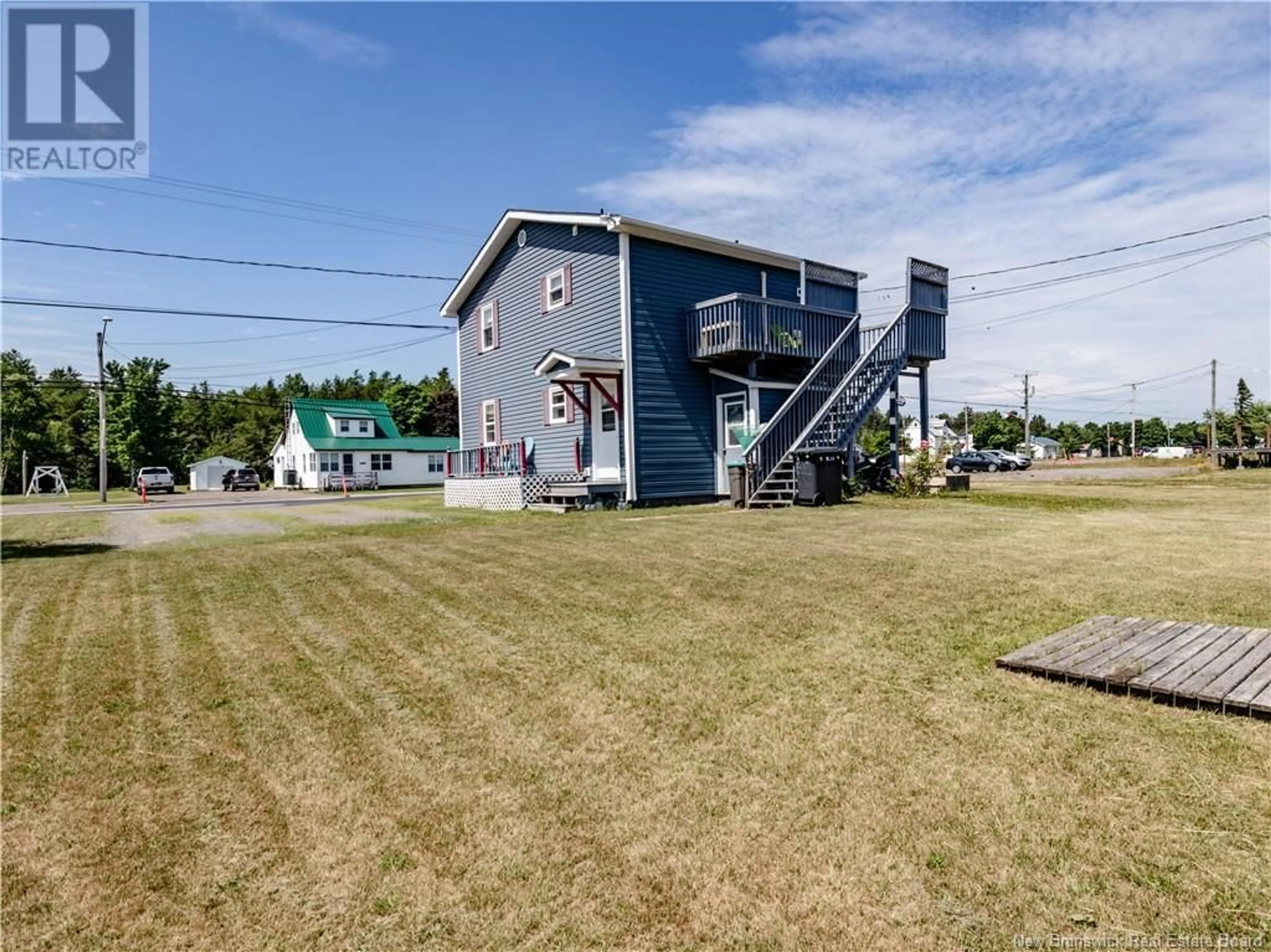 A pic from outside/outdoor area/front of a property/back of a property/a pic from drone, building for 10443 PRINCIPALE, Saint-Louis-De-Kent New Brunswick E4X1E6