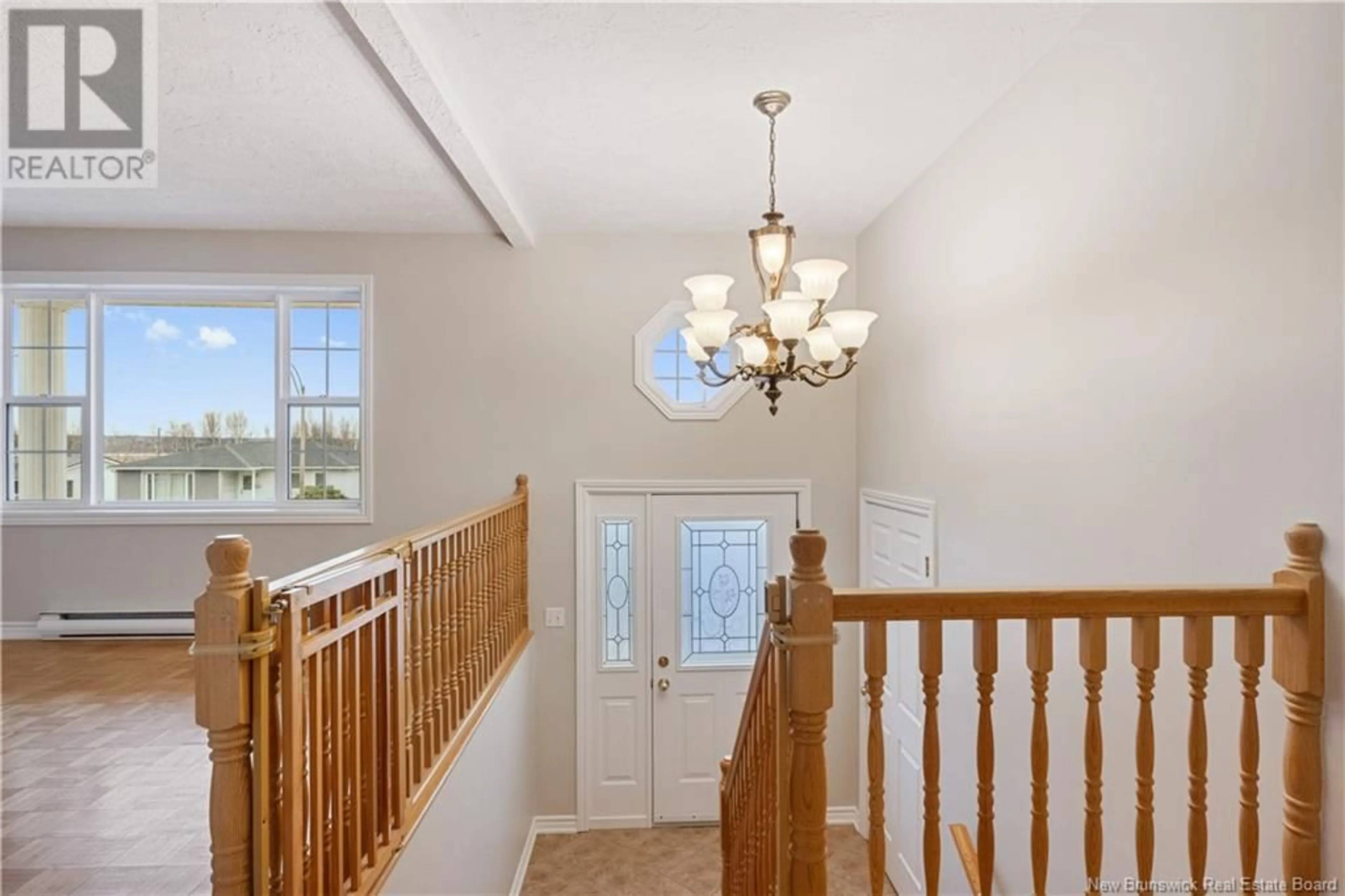 Indoor foyer, wood floors for 618 Guy, Dieppe New Brunswick E1A4V7