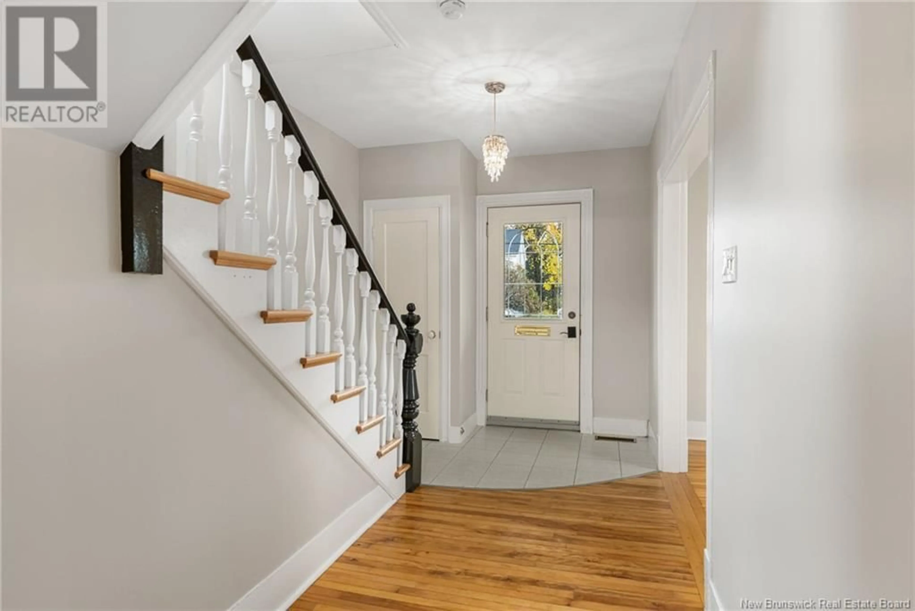 Indoor entryway, wood floors for 58 Broadway Street, Moncton New Brunswick E1A3Y2