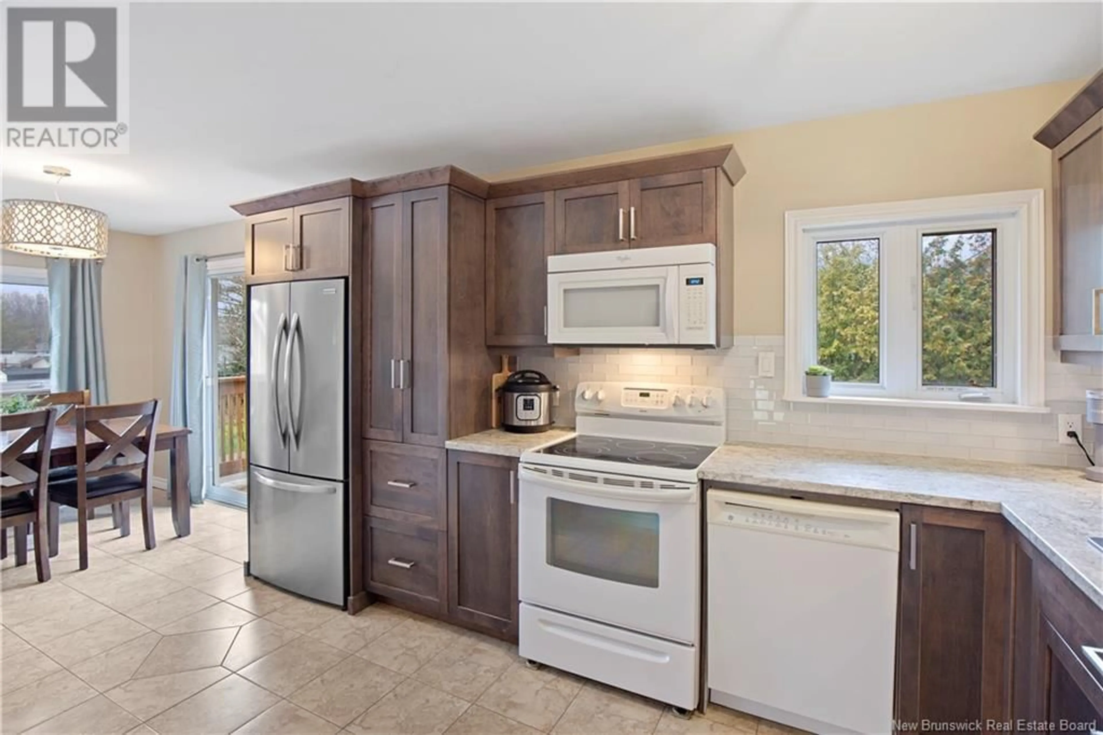 Standard kitchen, wood floors, cottage for 7 Munroe Street, Riverview New Brunswick E1B2Y7