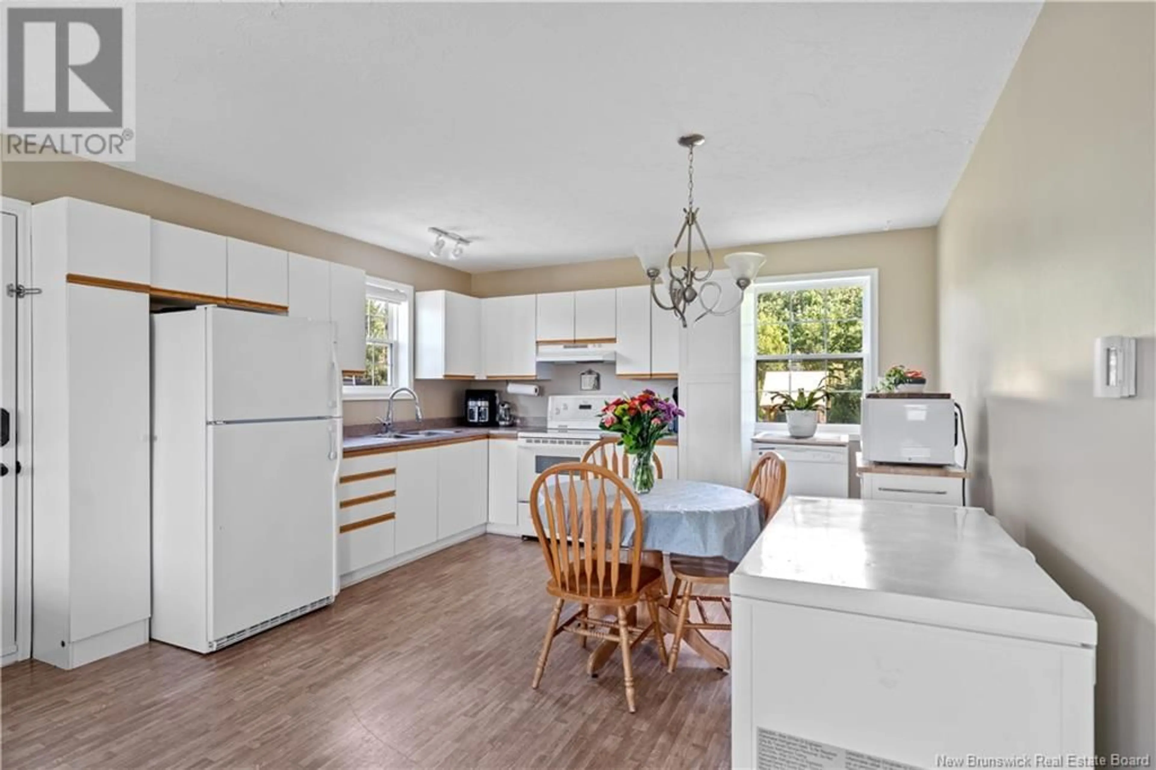 Open concept kitchen, unknown for 89 ALMA, Dixon Point New Brunswick E4S3X6