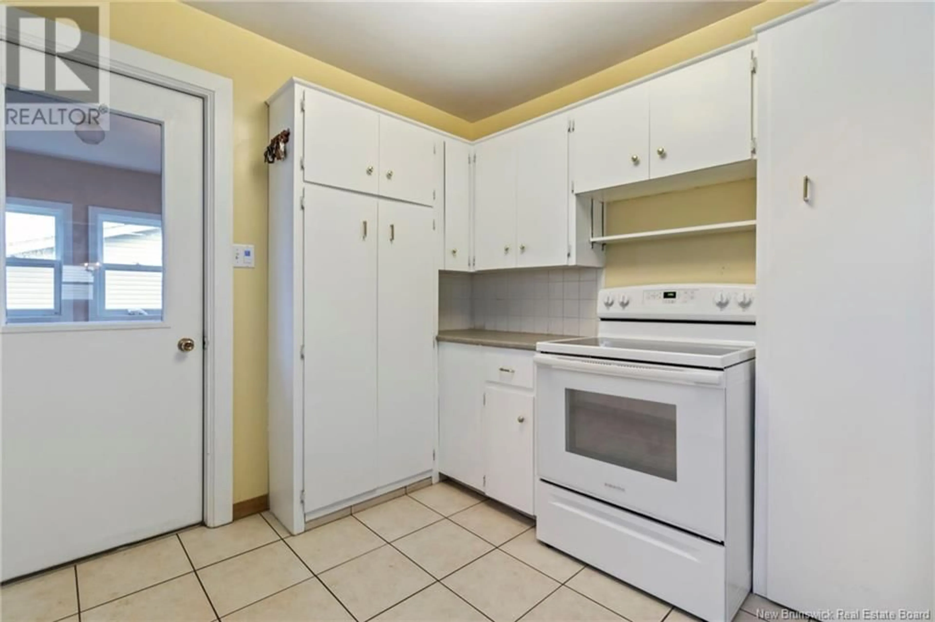 Standard kitchen, unknown floor, cottage for 369 McAllister Road, Riverview New Brunswick E1B1T9