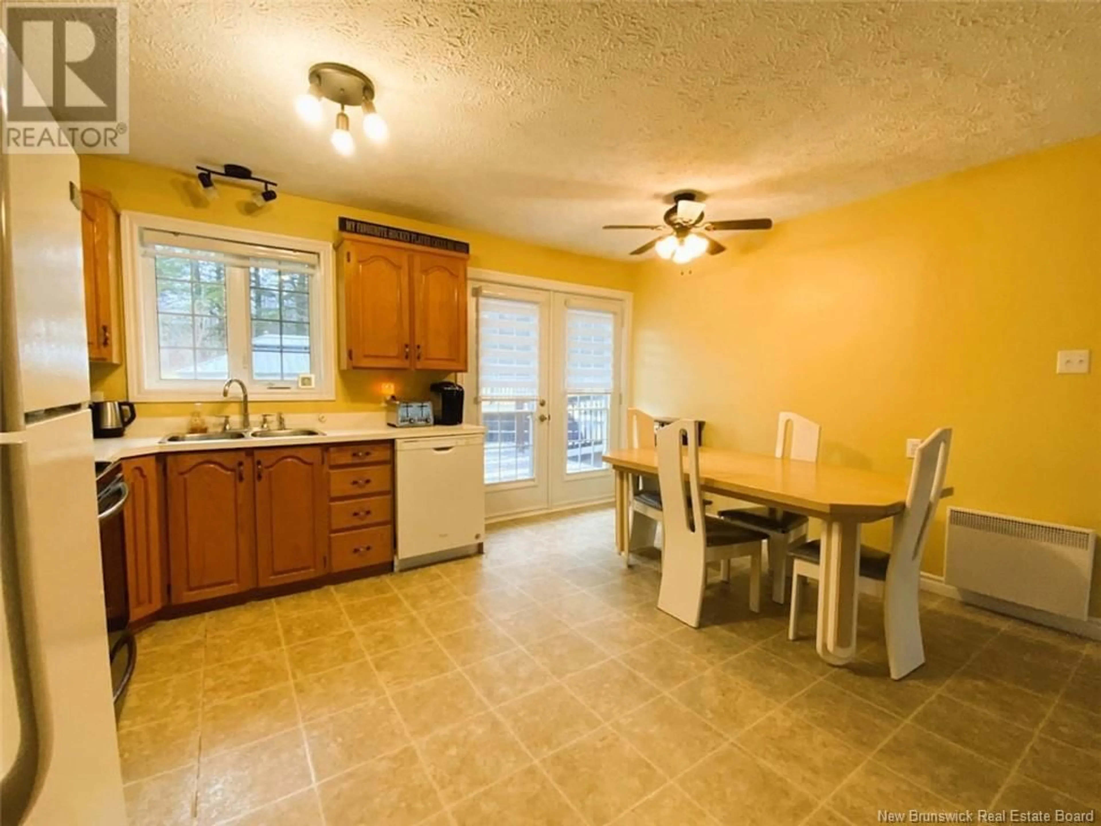 Standard kitchen, wood floors, cottage for 19 Des Pins Street, Saint-Basile New Brunswick E7C2G1