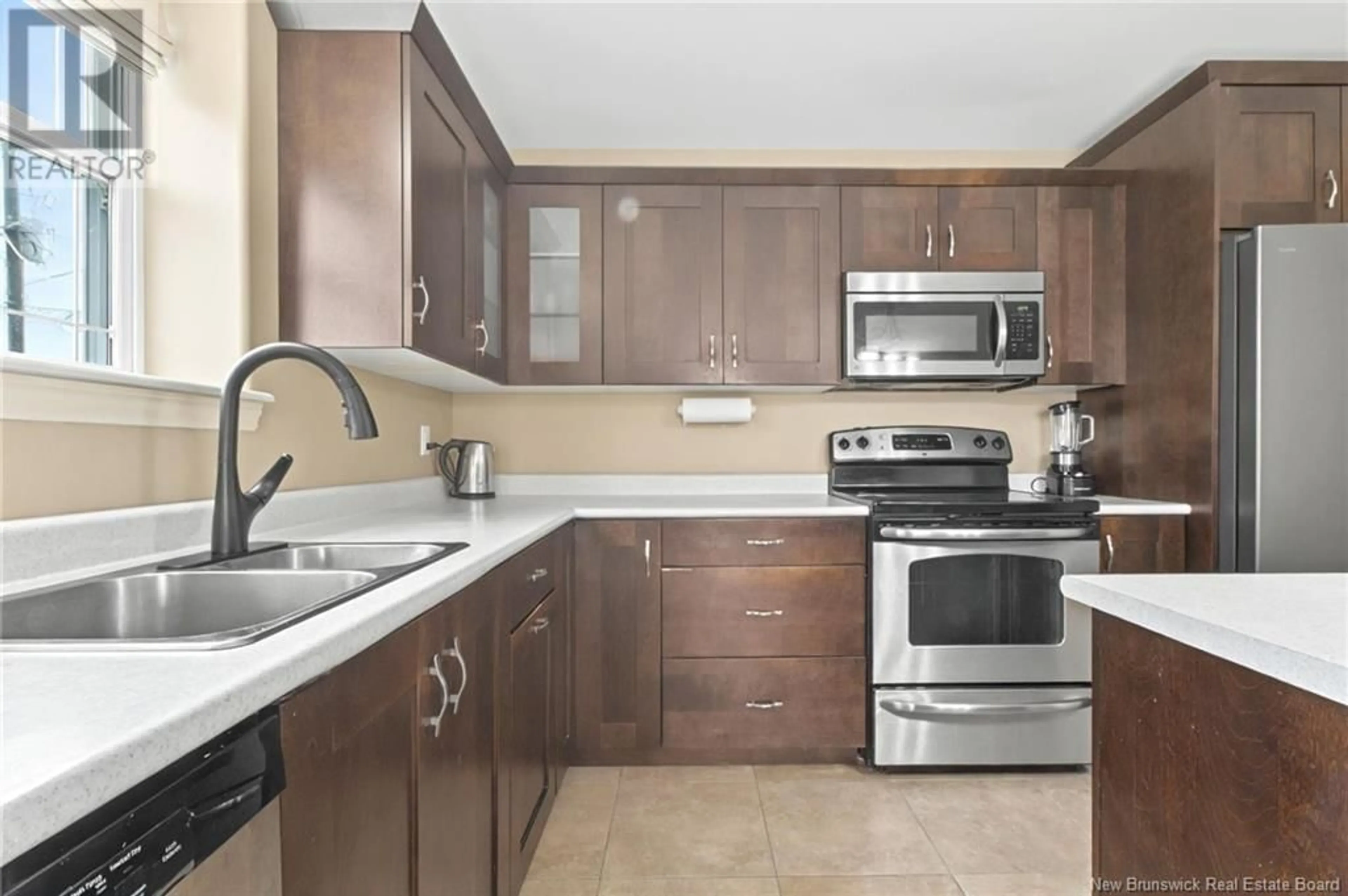 Standard kitchen, ceramic floors, cottage for 135 Lady Russell, Moncton New Brunswick E1E0C5