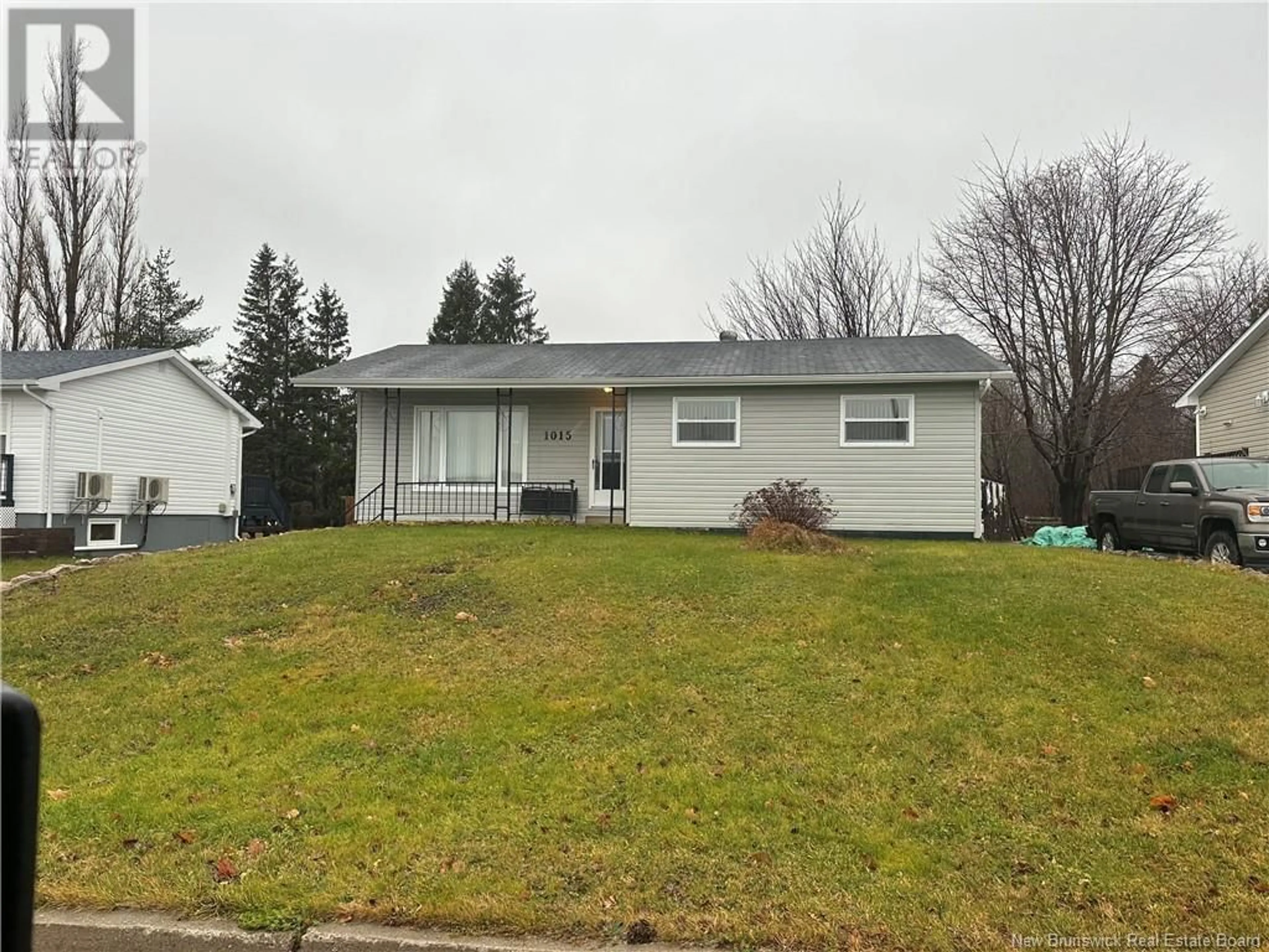 Frontside or backside of a home, the street view for 1015 Victoria Avenue, Bathurst New Brunswick E2A3K1