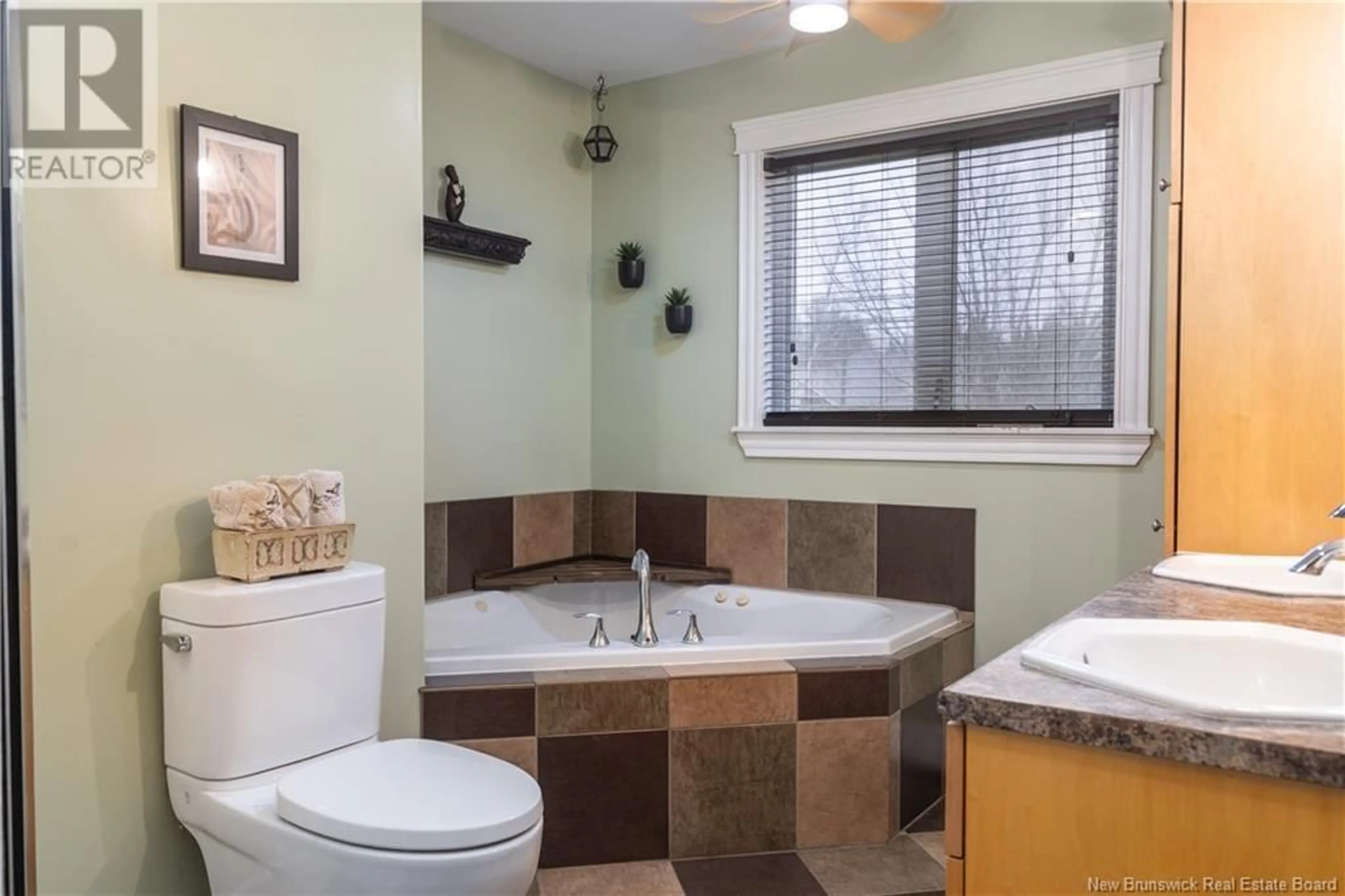 Standard bathroom, wood floors for 2938 Route 115, Irishtown New Brunswick E1H2N4