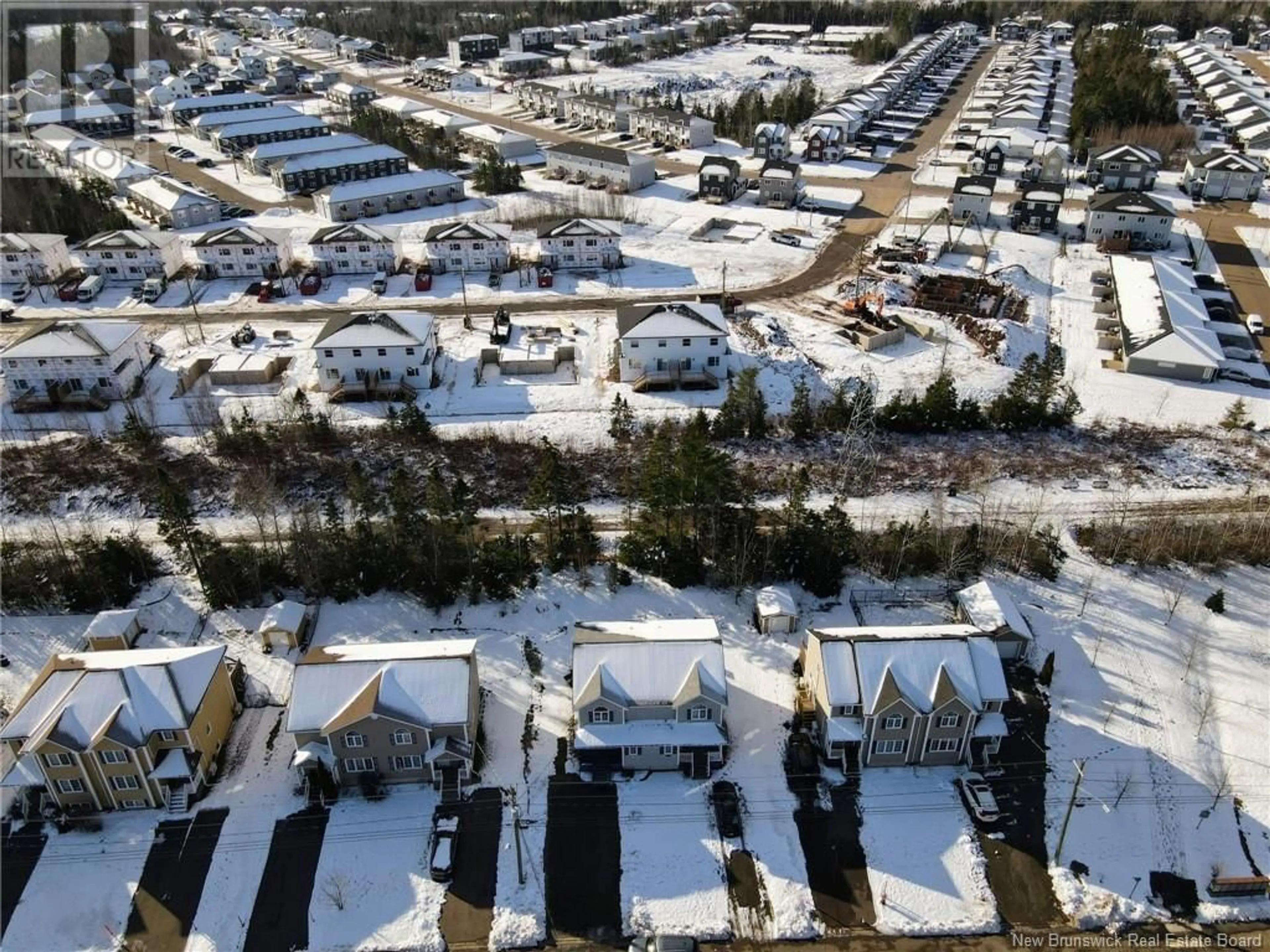 A pic from exterior of the house or condo, the street view for 472 Twin Oaks Drive, Moncton New Brunswick E1G0G3