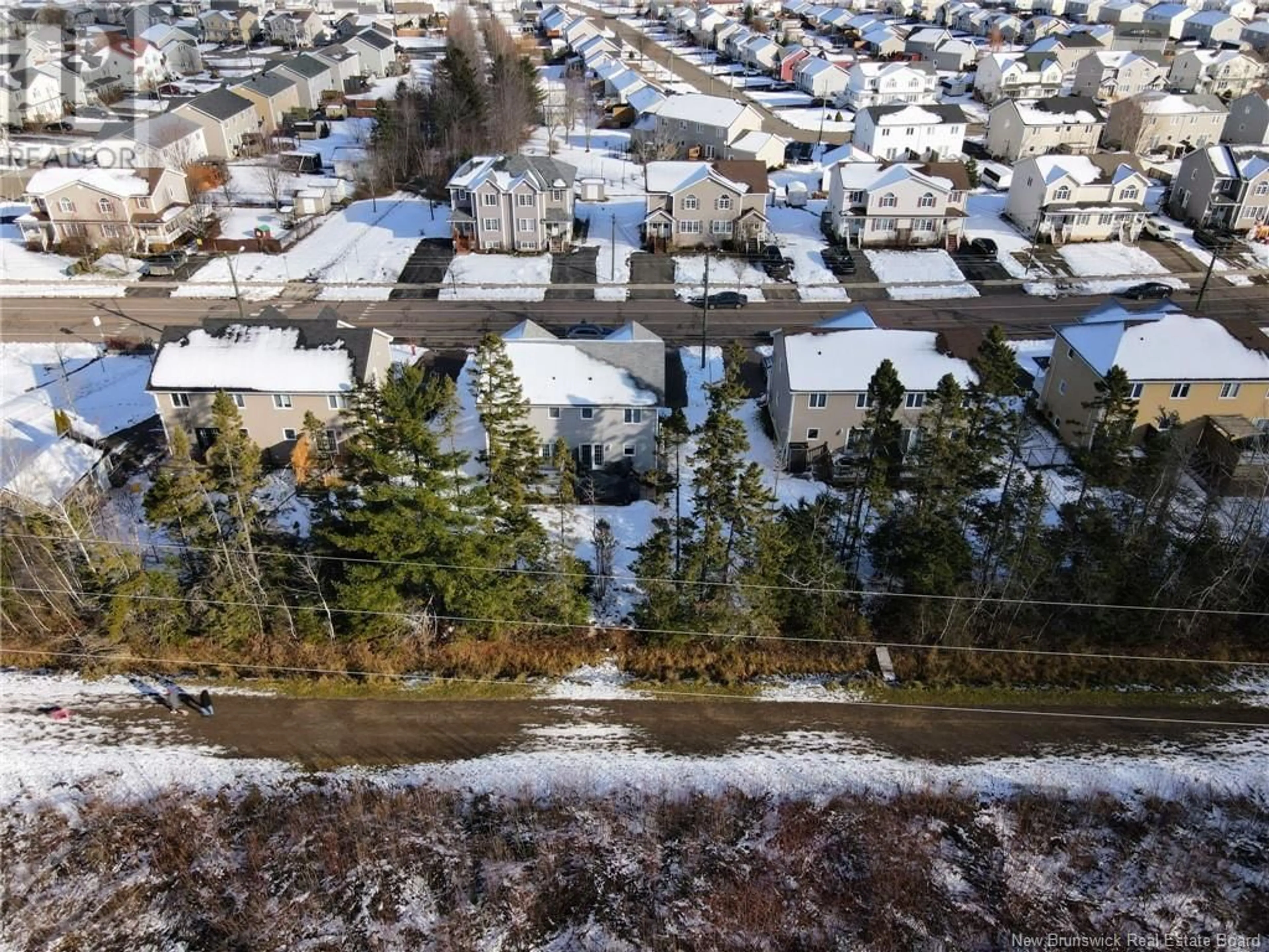 A pic from exterior of the house or condo, the street view for 472 Twin Oaks Drive, Moncton New Brunswick E1G0G3