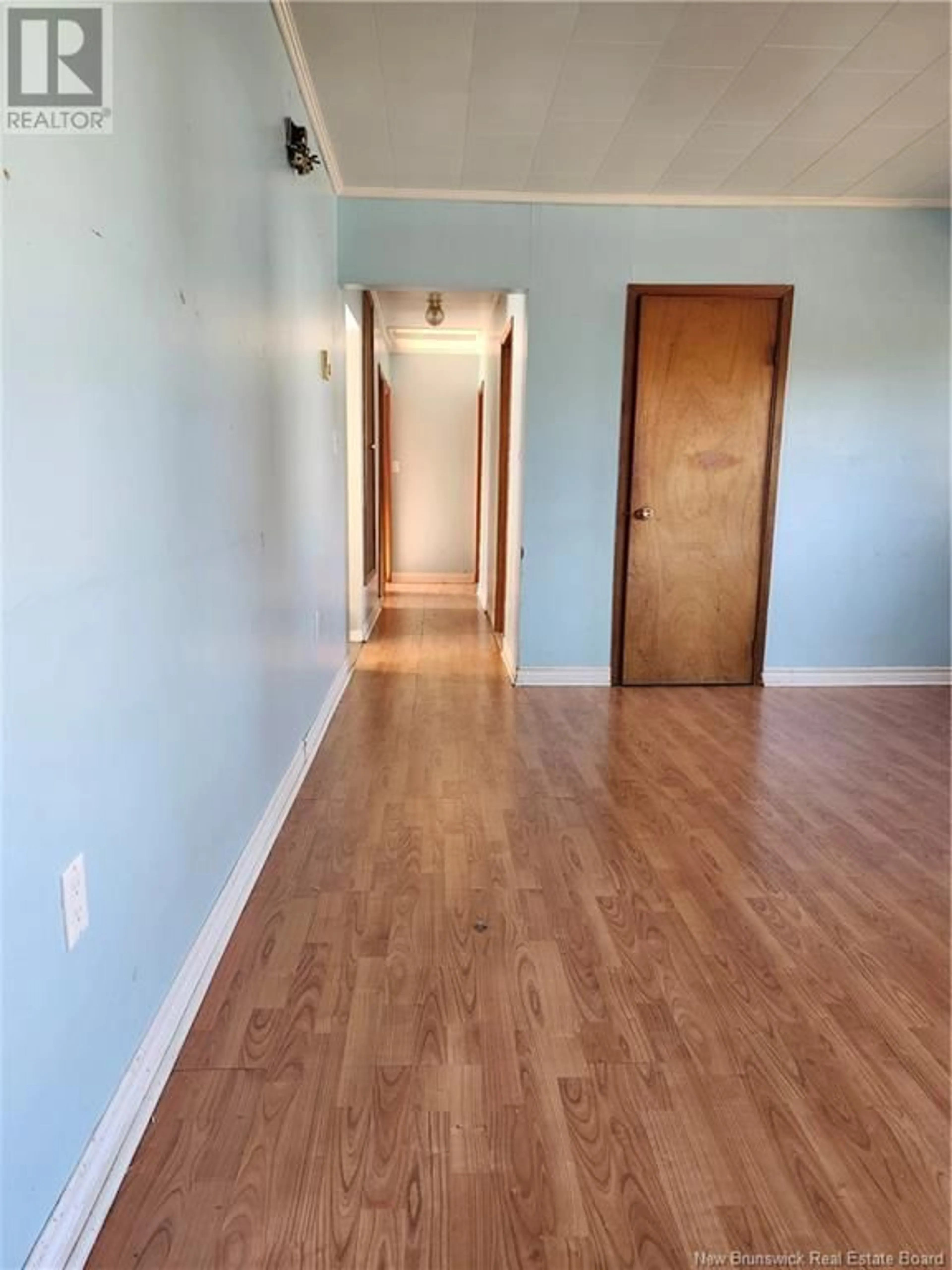 A pic of a room, wood floors for 151 Thomas, Saint Andrews New Brunswick E5B2M7