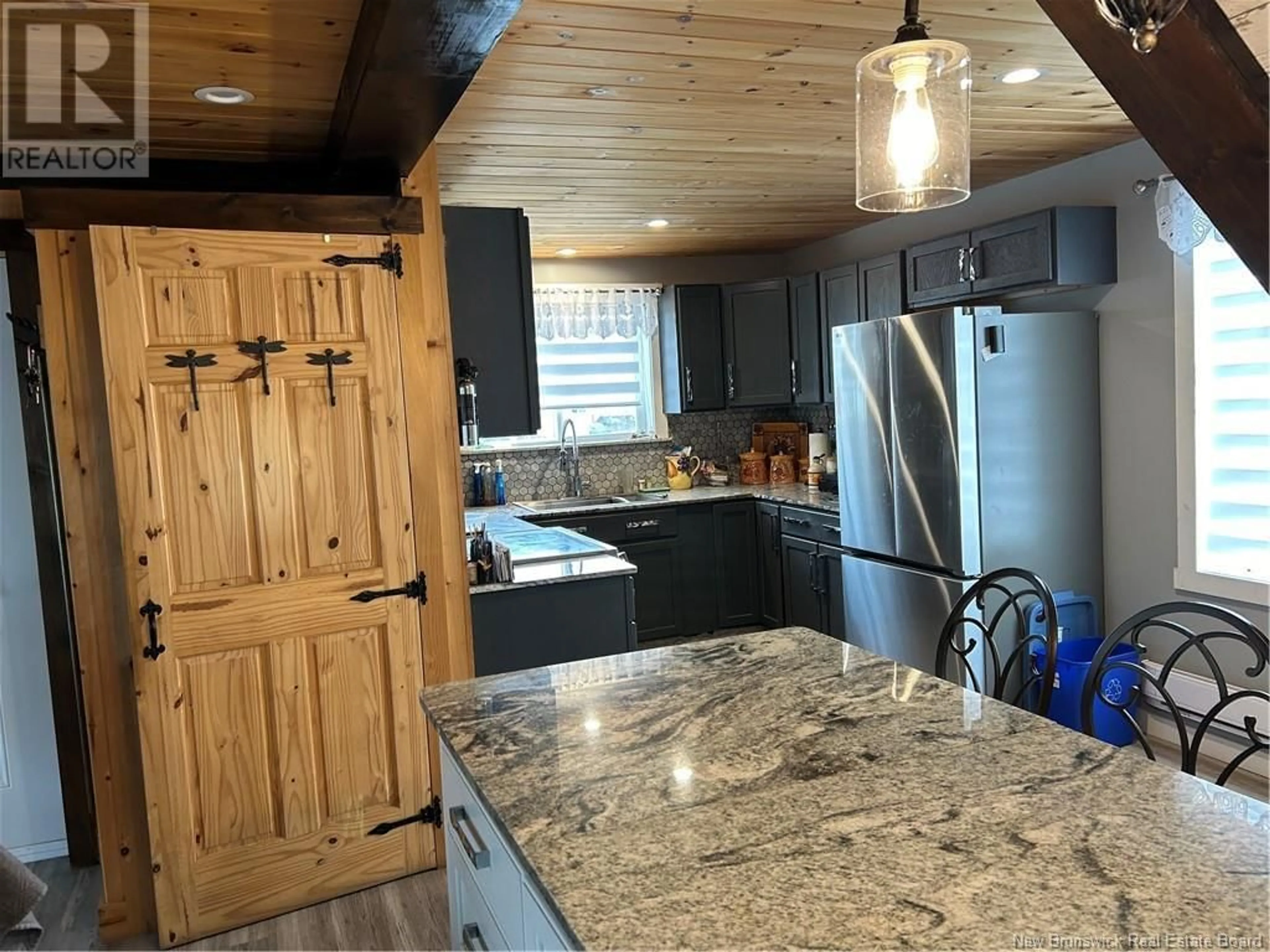 Open concept kitchen for 3663 Rue Luce, Tracadie New Brunswick E1X1B4