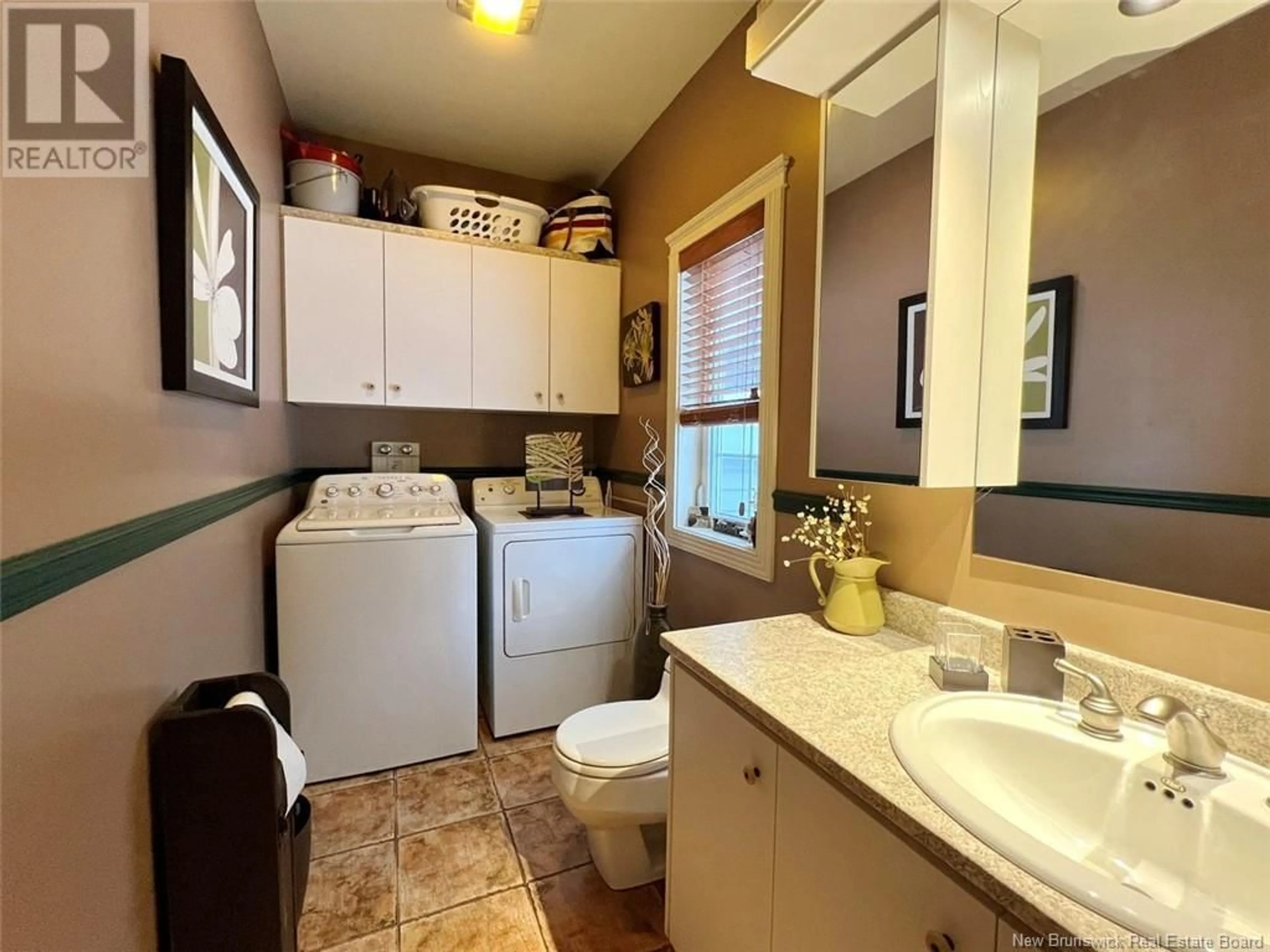 Standard bathroom, wood floors for 58 Mgr Dionne Avenue, Edmundston New Brunswick E3V4Y7