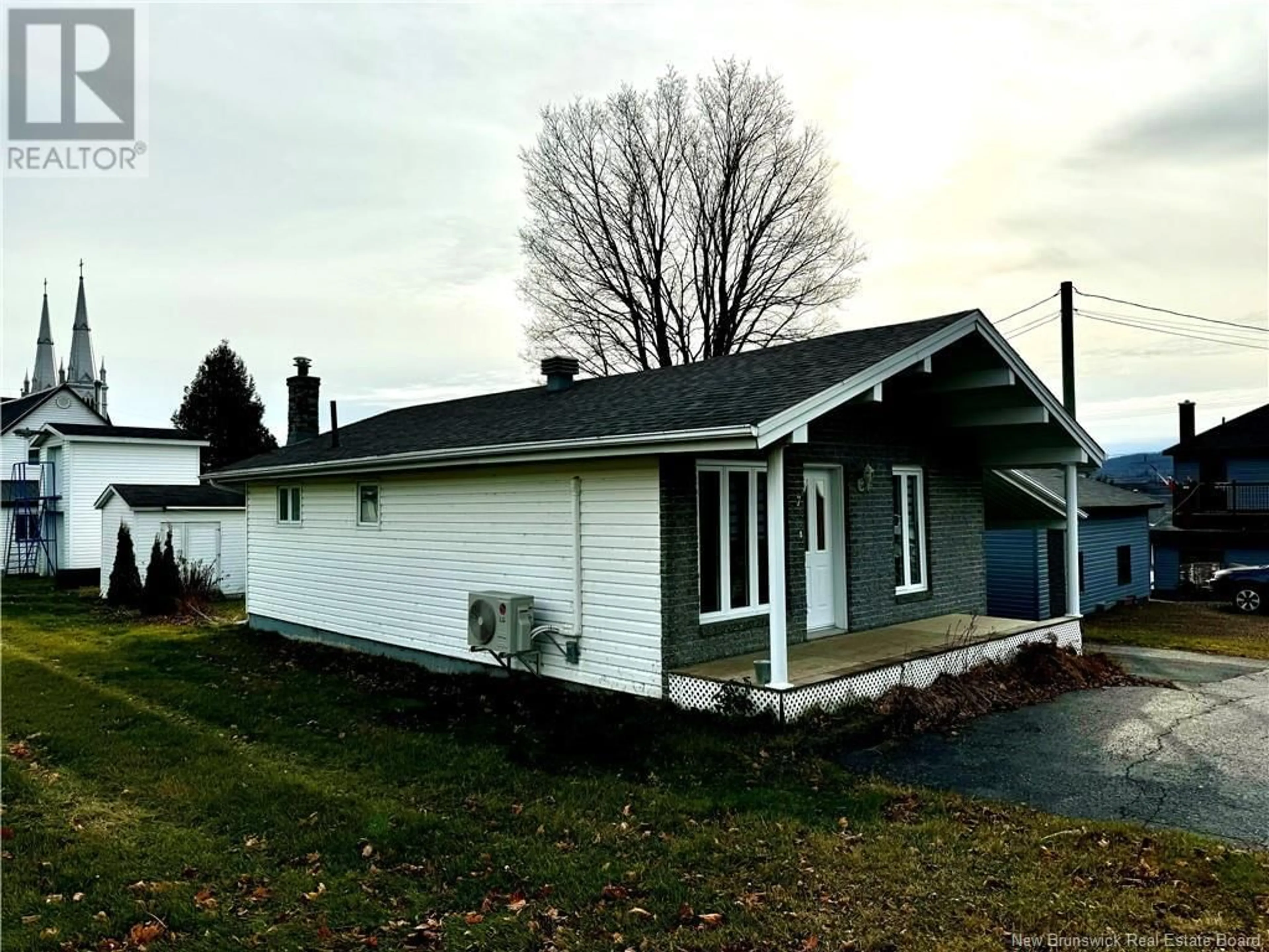 Home with vinyl exterior material, unknown for 7 BEN-MARTIN AVENUE, Saint-Basile New Brunswick E7C1E5