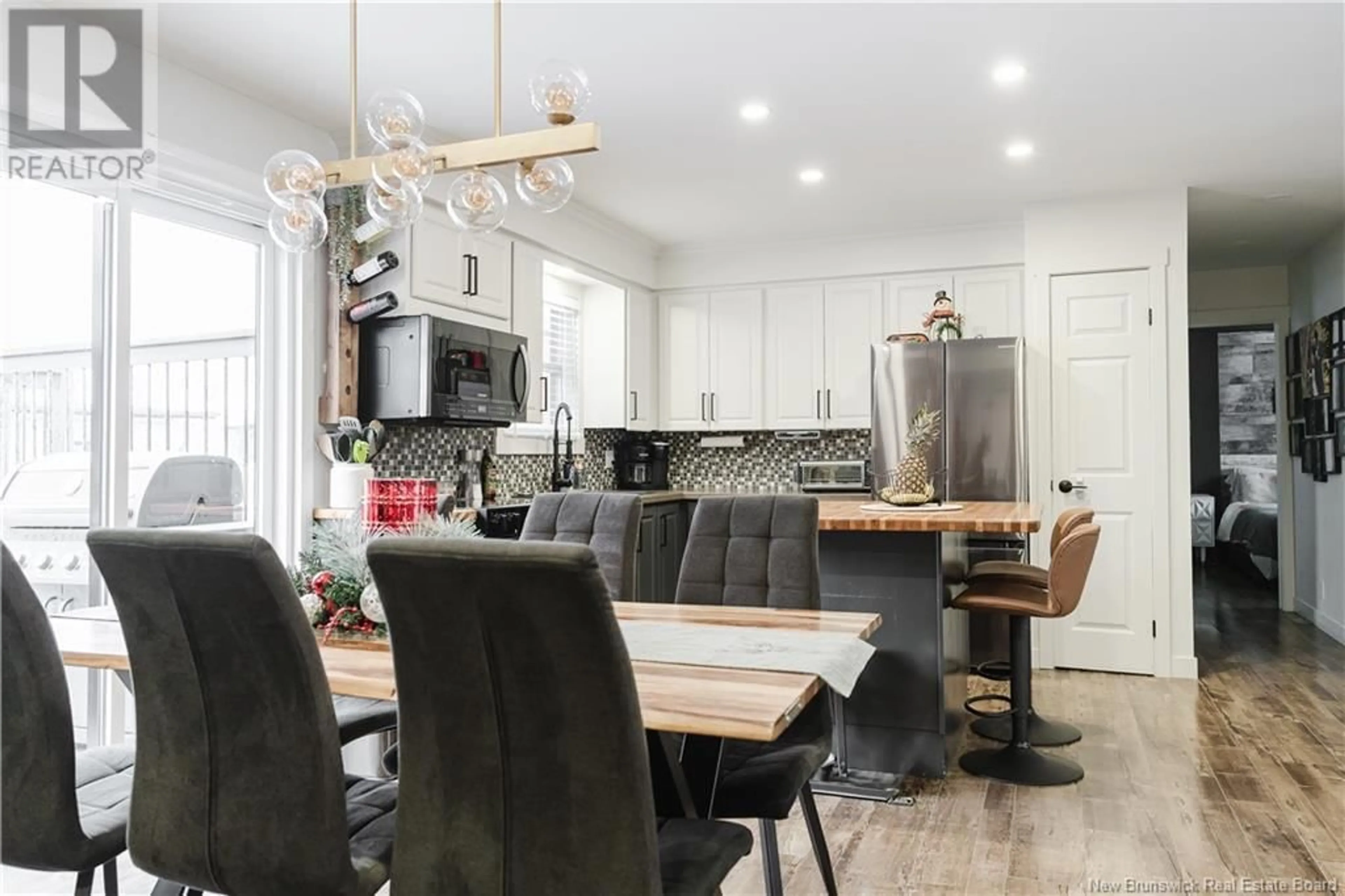 Open concept kitchen for 264 Le Boulevard Street, Saint-Jacques New Brunswick E7B1K3